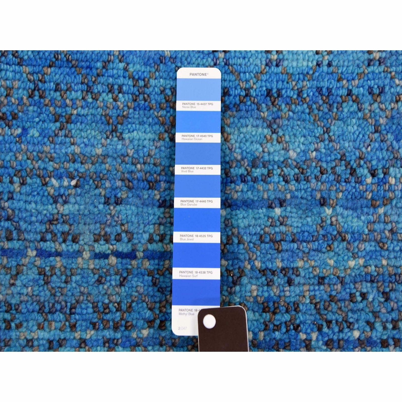 10′ x 14’3″ Blue Modern Chiaroscuro Collection Pure Wool Hand Knotted Rug R79172