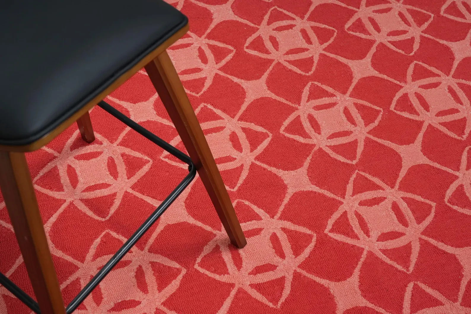 “Hand Tufted Red Coral Rug Geometric Trellis Pattern Modern Area Carpet