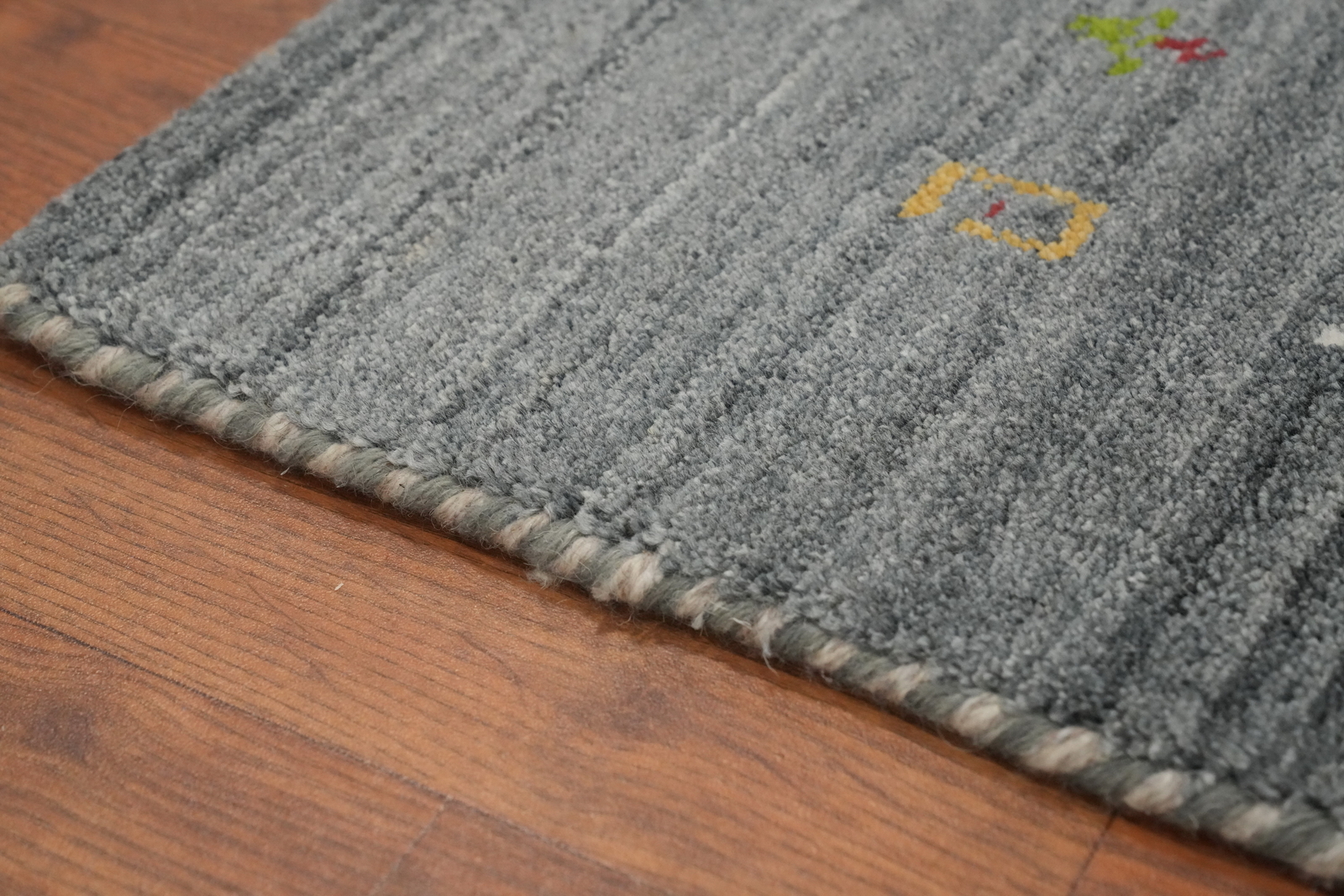 Eye-catching Gabbeh Bedroom Rug Gray Handmade Wool 5×8 ft
