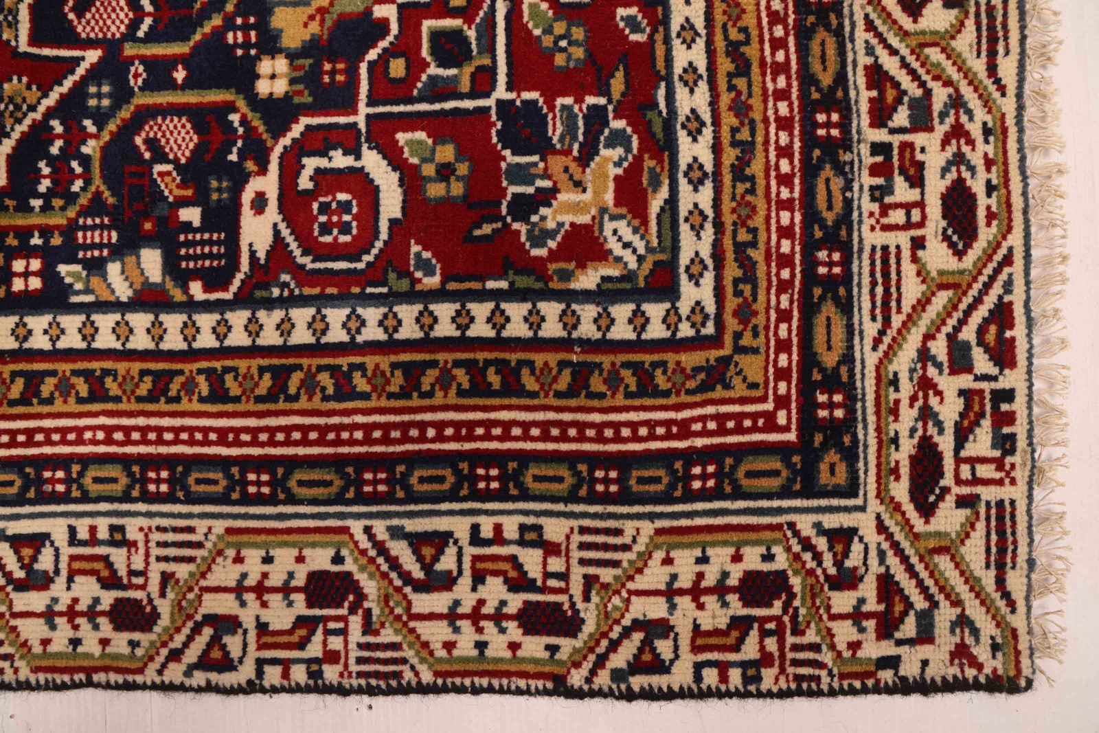 Vintage 5’10” x 8’10” Traditional Hand Knotted Vegetable Dye Wool Area Rug