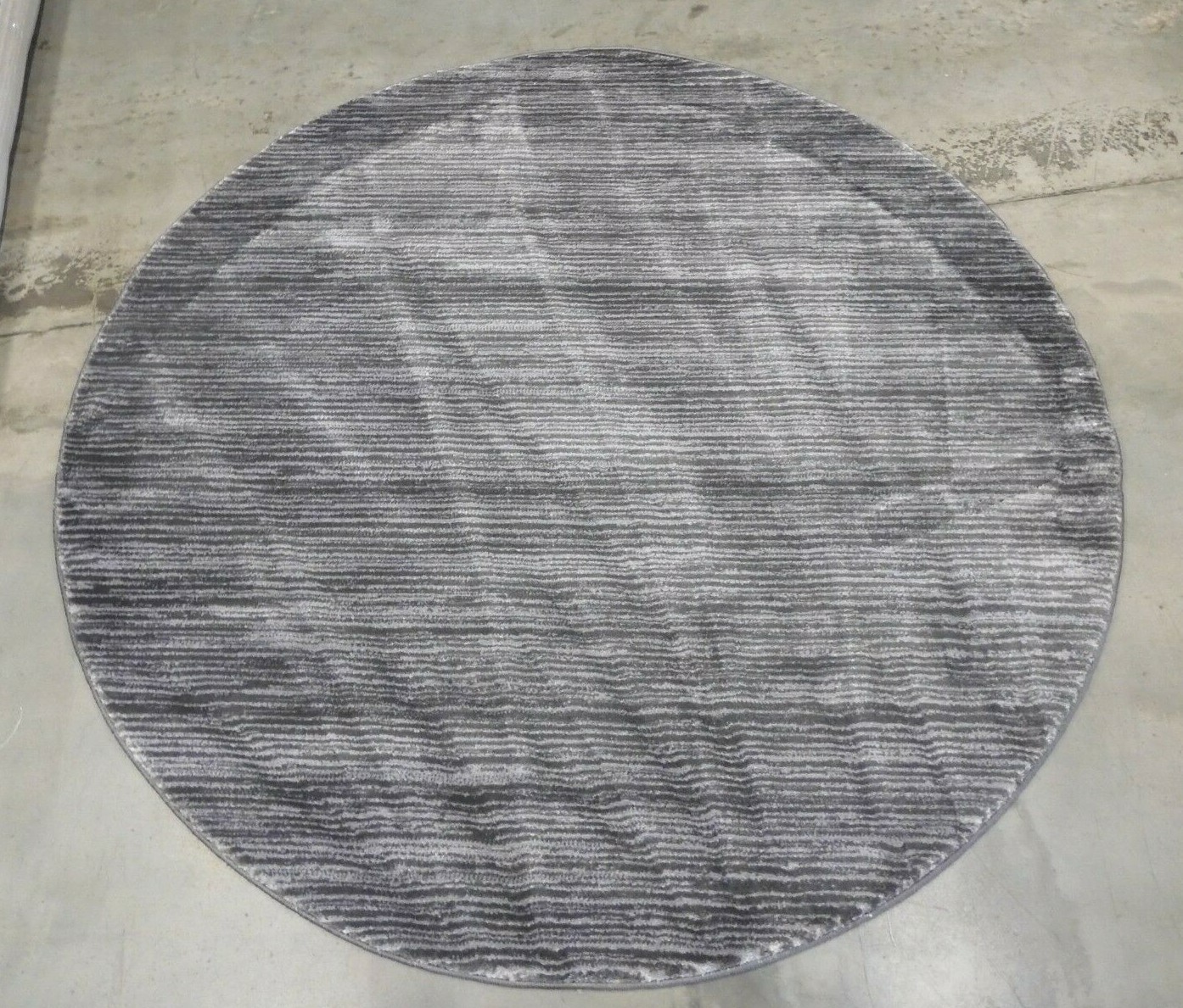 GREY 5′ X 5′ Round Back Stain Rug, Reduced Price 1172612599 VSN606D-5R