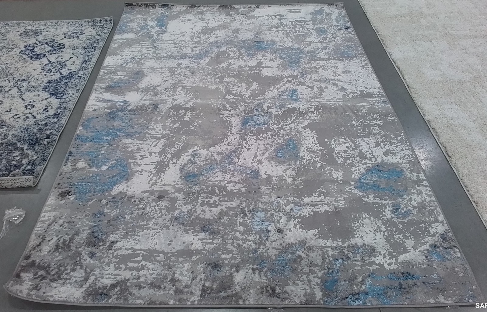 GREY / BLUE 5′-5″ x 7′-7″ Back Stain Rug, Reduced Price 1172801224 ALA232G-5