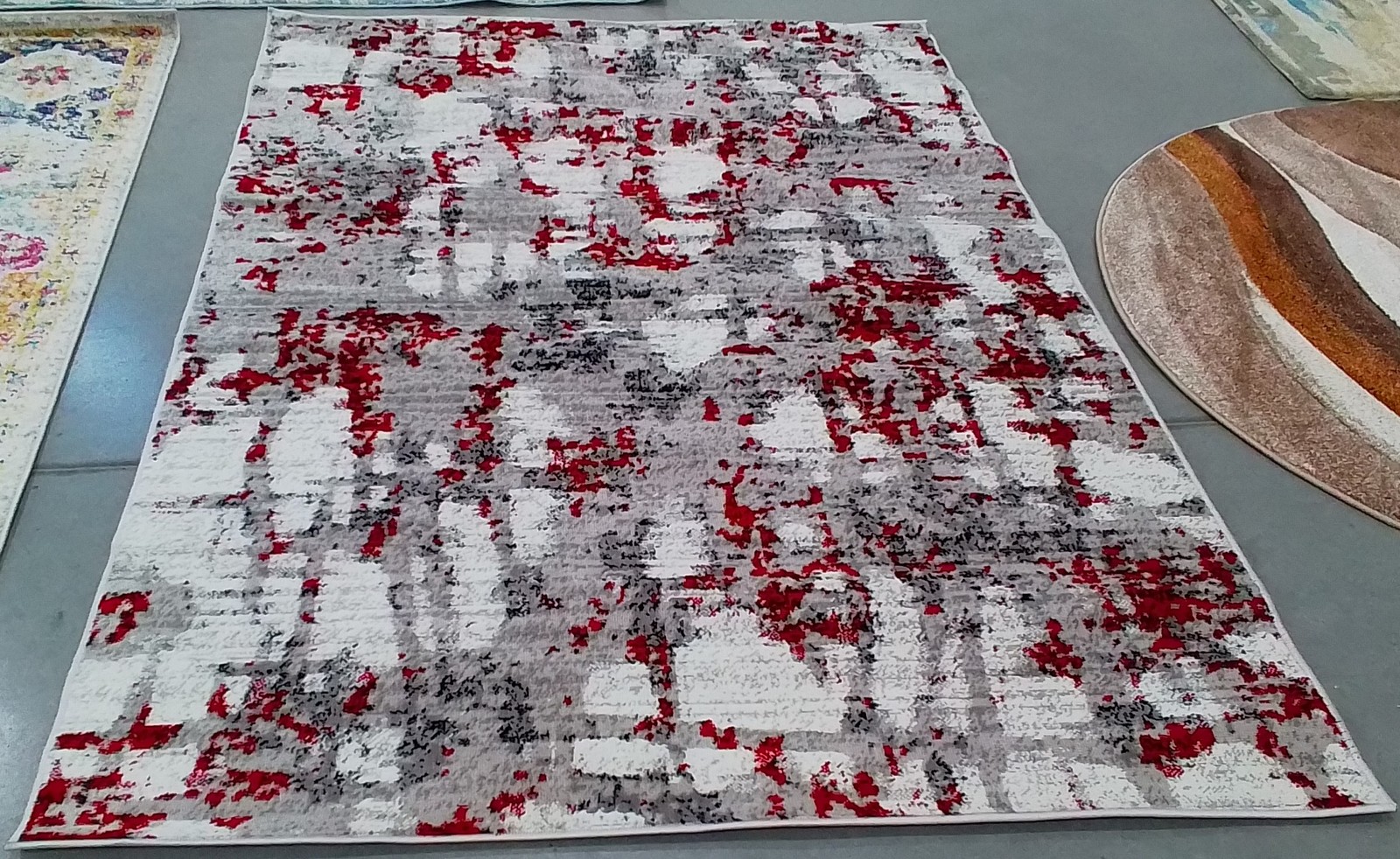 GREY / RED 5′-1″ x 7′-6″ Back Stain Rug, Reduced Price 1172795417 SKY193Q-5