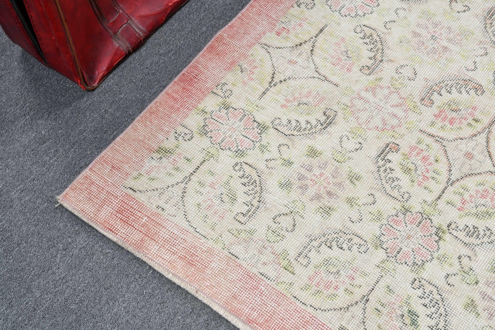 Turkish Vintage Rug 3,7×6,8 ft (113×207 cm), Pink Ikat Rug