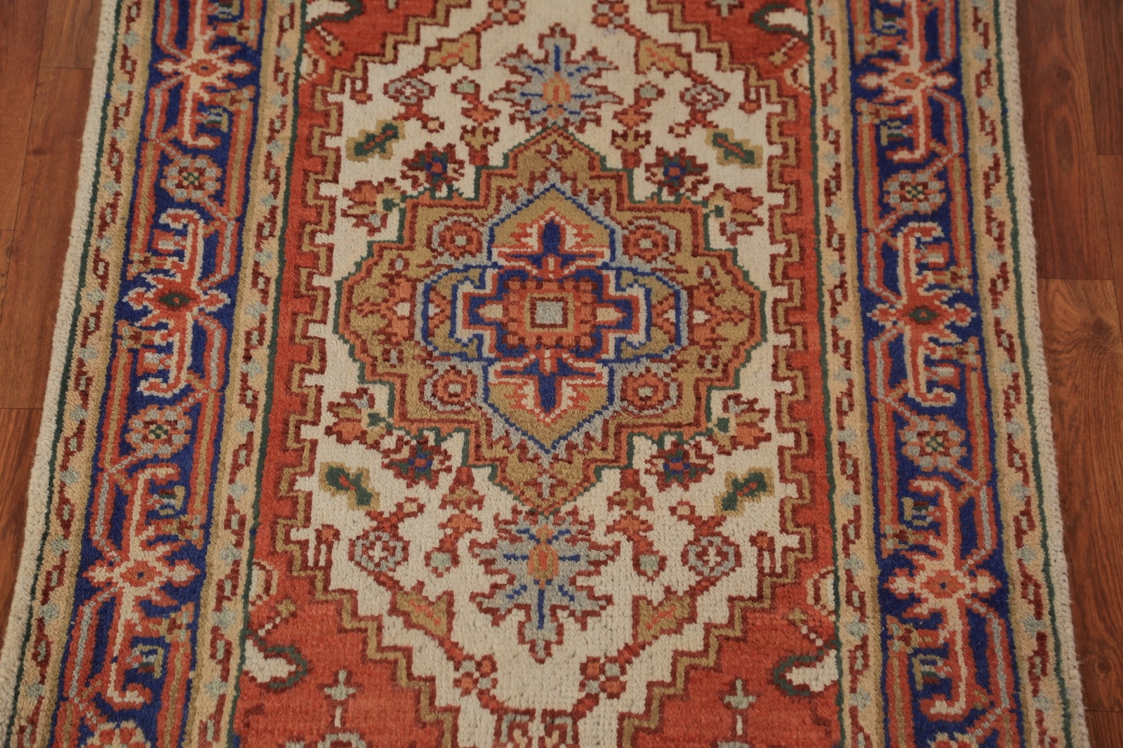 Heriz Serapi Ivory Hand-Knotted Indian Carpet in Wool 5′ 1″ x 3′ 0″