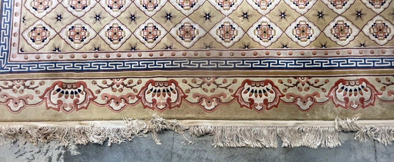 Large Oriental 100 % Wool Chinese Rug 12 Ft. x 9 Ft./ Very Good Condition