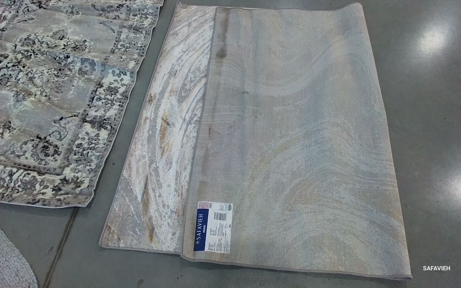 GREY / GOLD 5′-5″ x 7′-7″ Back Stain Rug, Reduced Price 1172775722 ORC617H-5