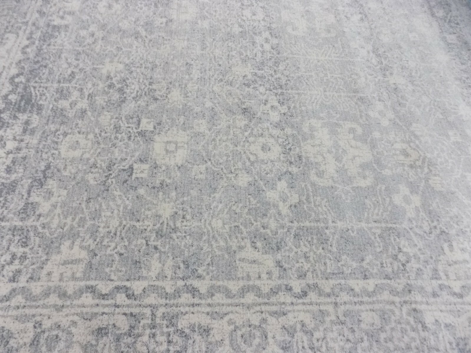 SILVER / IVORY 8′ X 10′ Stained Rug, Reduced Price 1172582174 EVK270Z-8