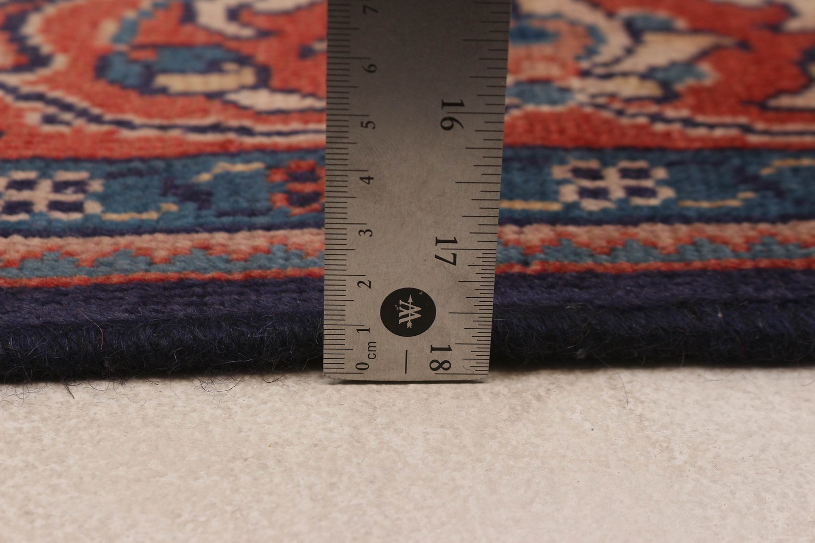 Vintage 5’1″ x 10’3″ Traditional Hand Knotted Vegetable Dye Wool Area Rug