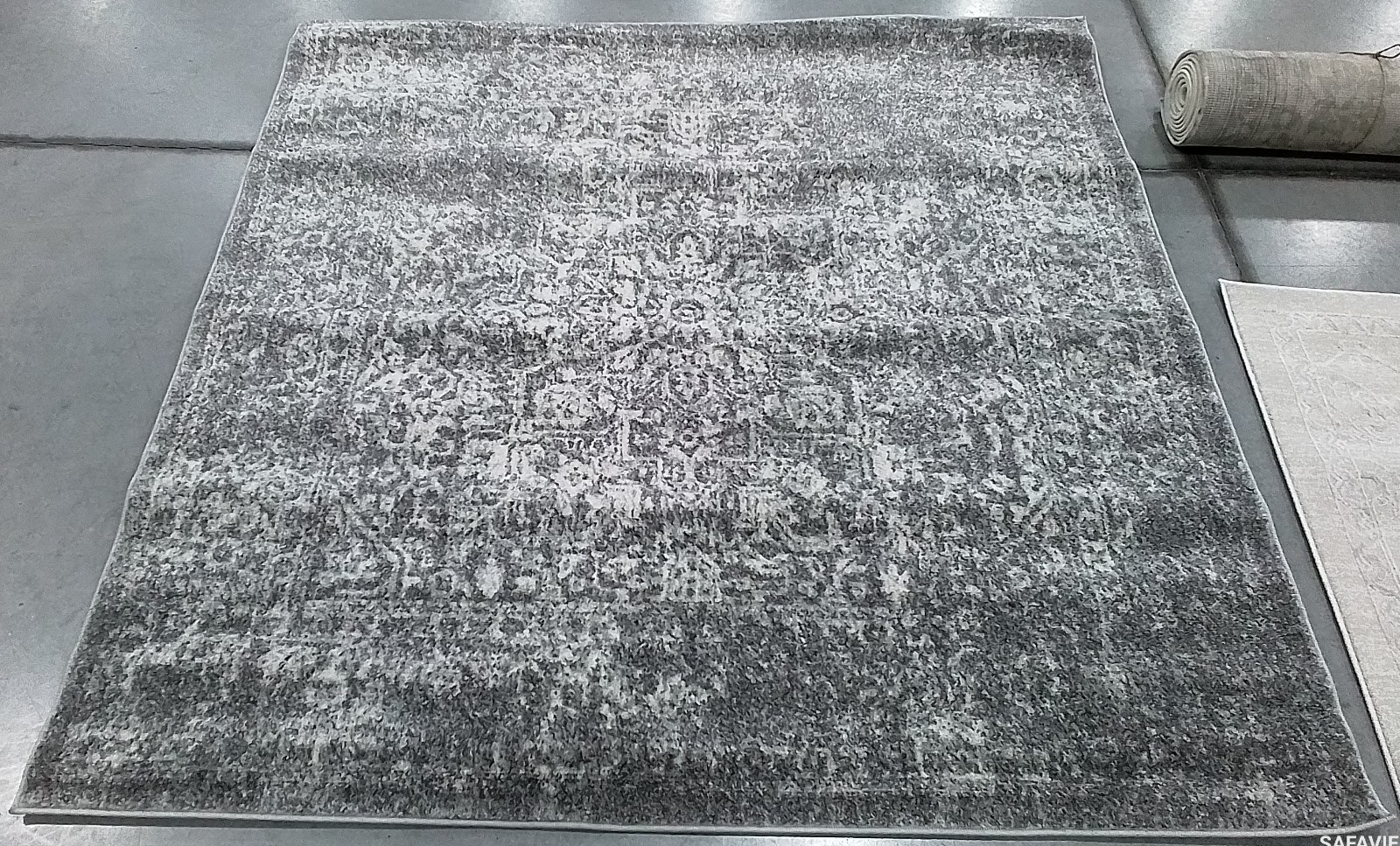 SILVER / IVORY 5′-3″ x 5′-3″ Flaw in Rug, Reduced Price 1172781473 EVK256S-5SQ