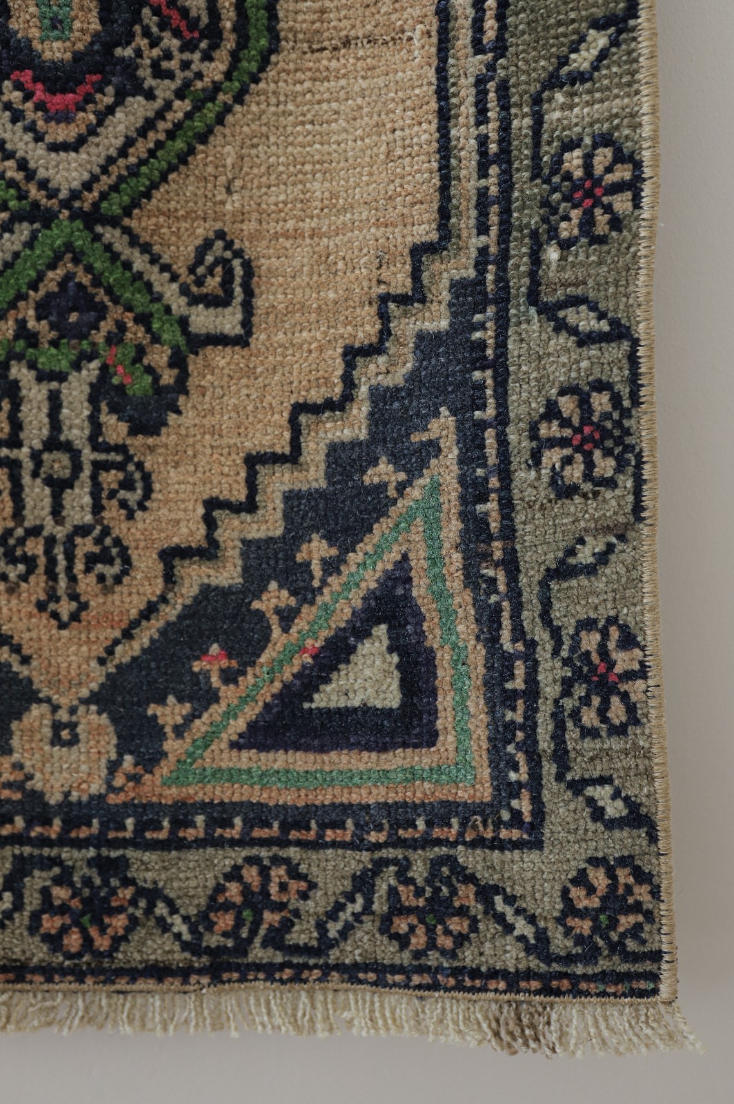 Oushak Mini Rug 2×3 ft, Vintage Wool Area Rug, Handmade Anatolian Rug,Wool Door