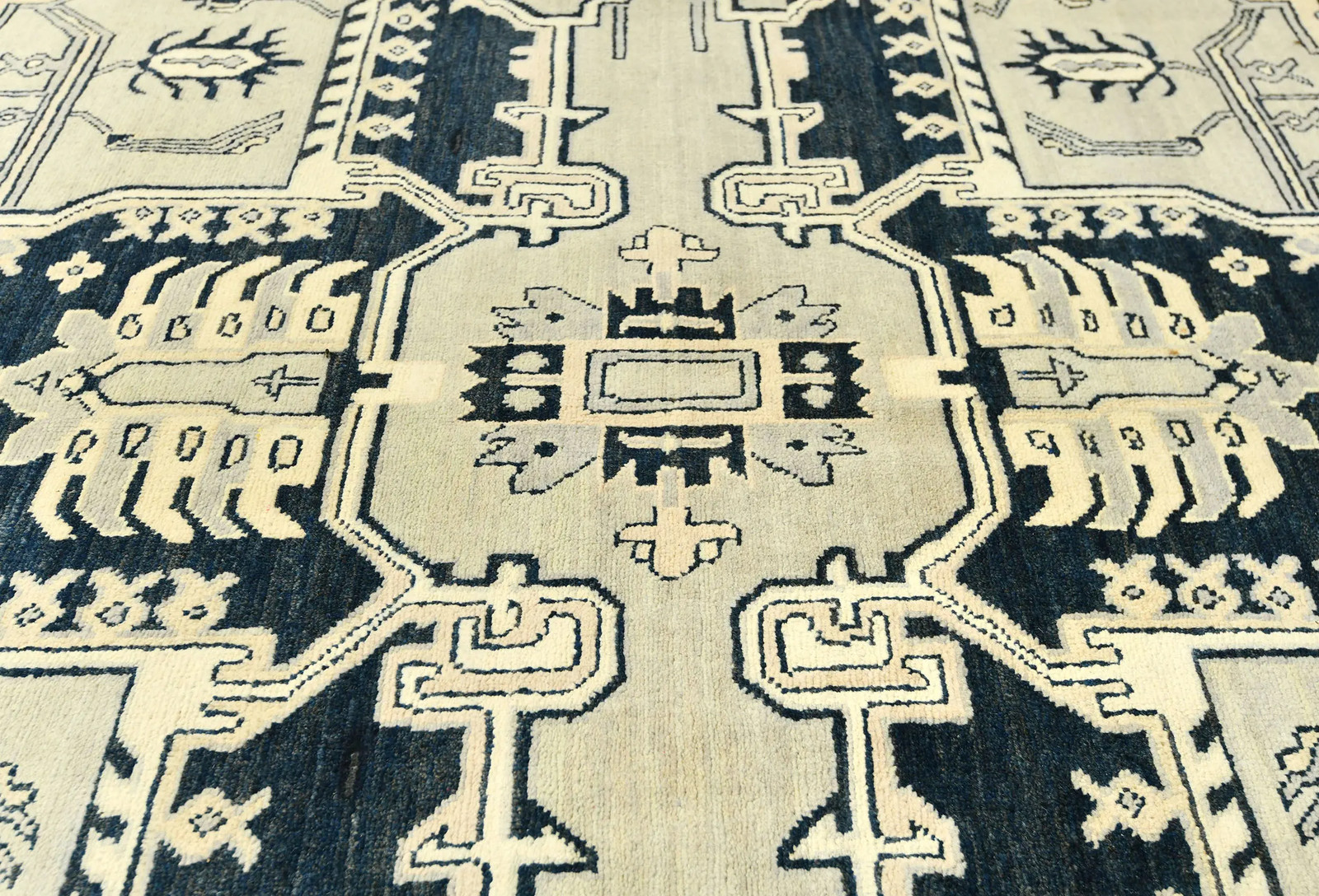 Vintage Style Greige Tribal 8X10 Serapi Oriental Rug Farmhouse Wool Carpet