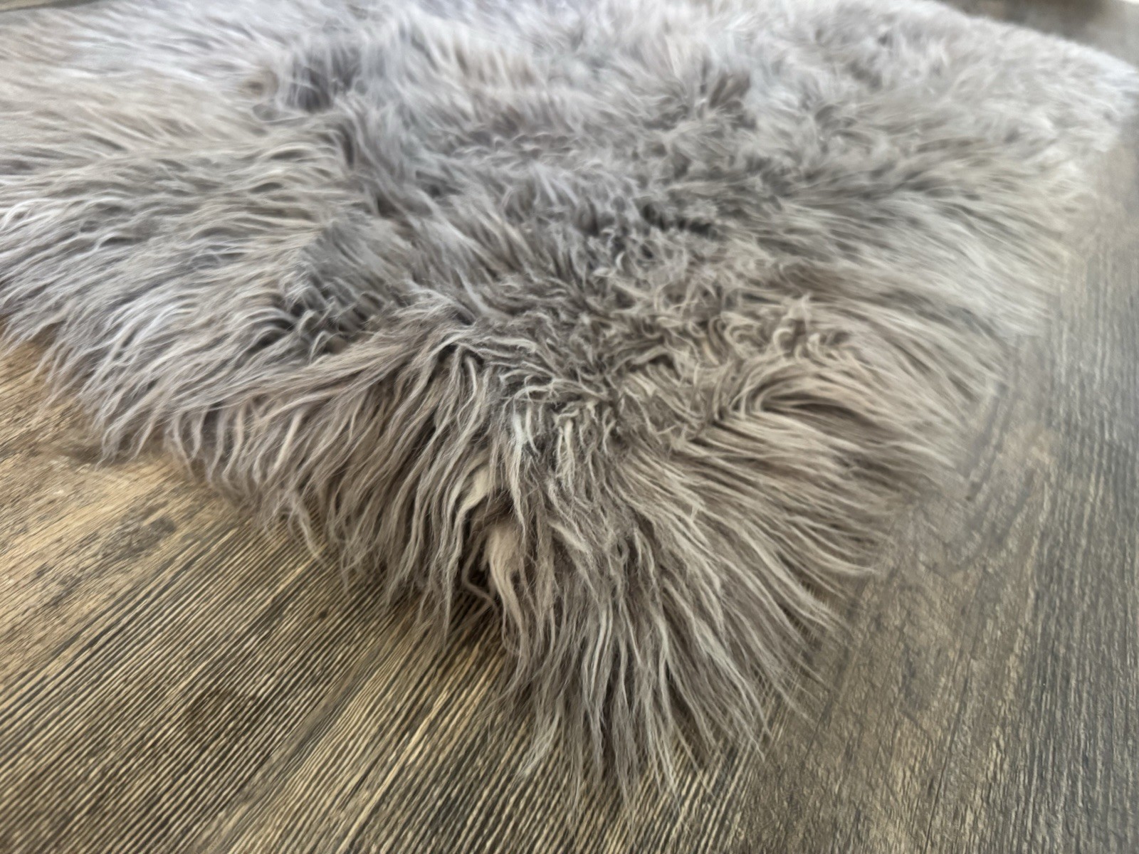 Gray Long Hair Faux Sheepskin Accent Rug 25×45 Plush Shag Fur Area Rug