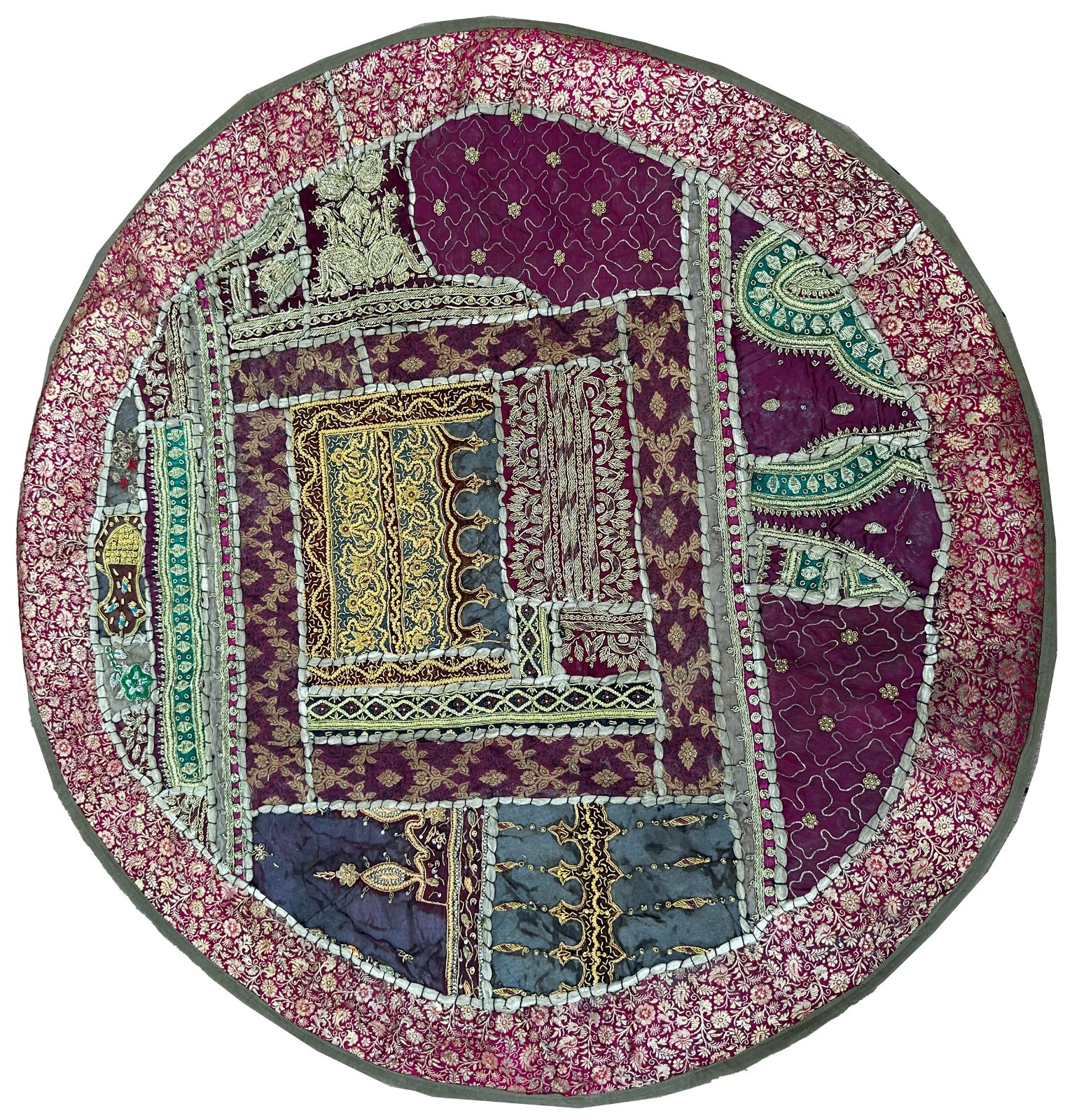 4×4 Round Abstract Tapestry Silk & Metal Textile Mid 20th Century 109cm x 109cm