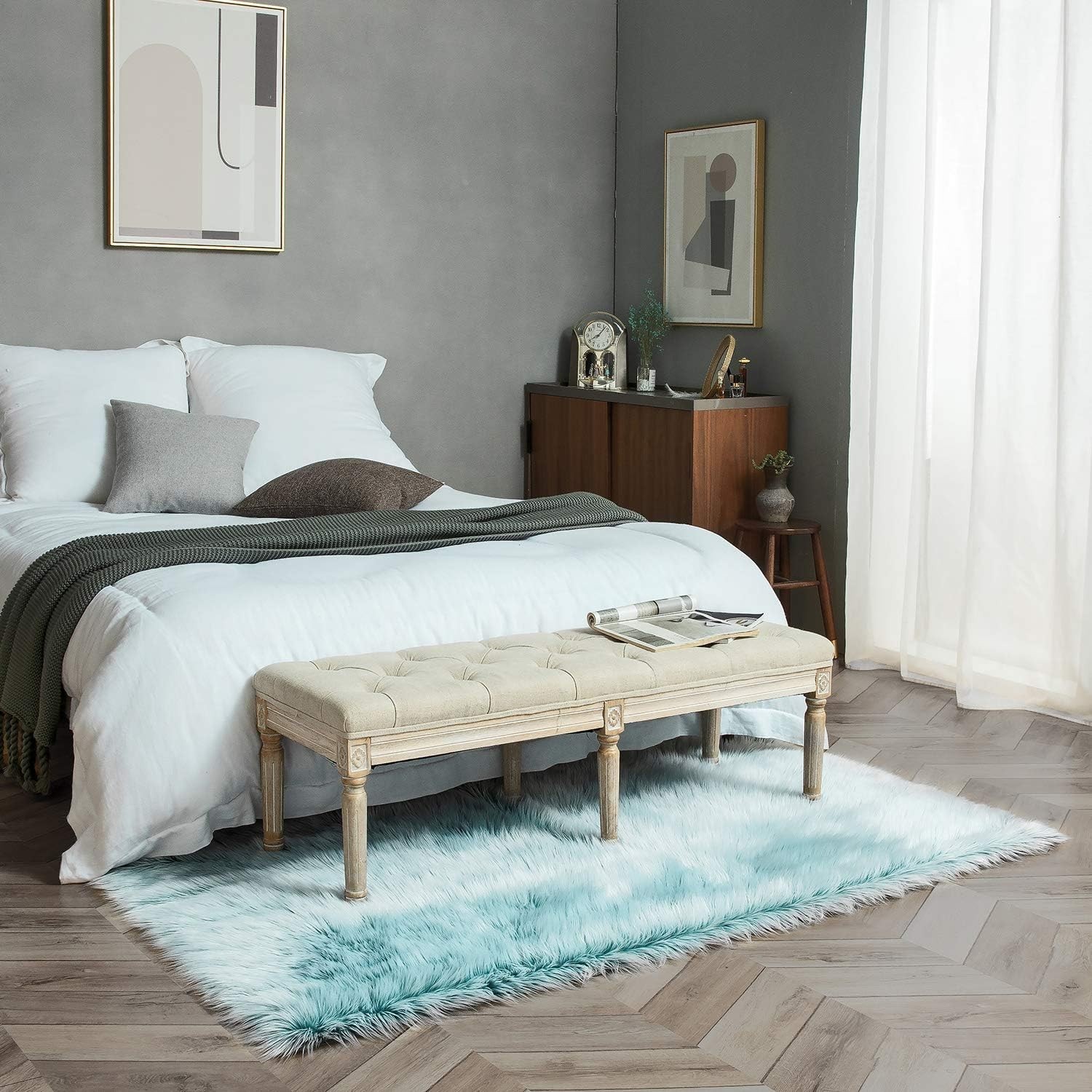 Durable and Soft Faux Sheepskin Rug – 4×6 Ideal for Living Rooms and Bedrooms