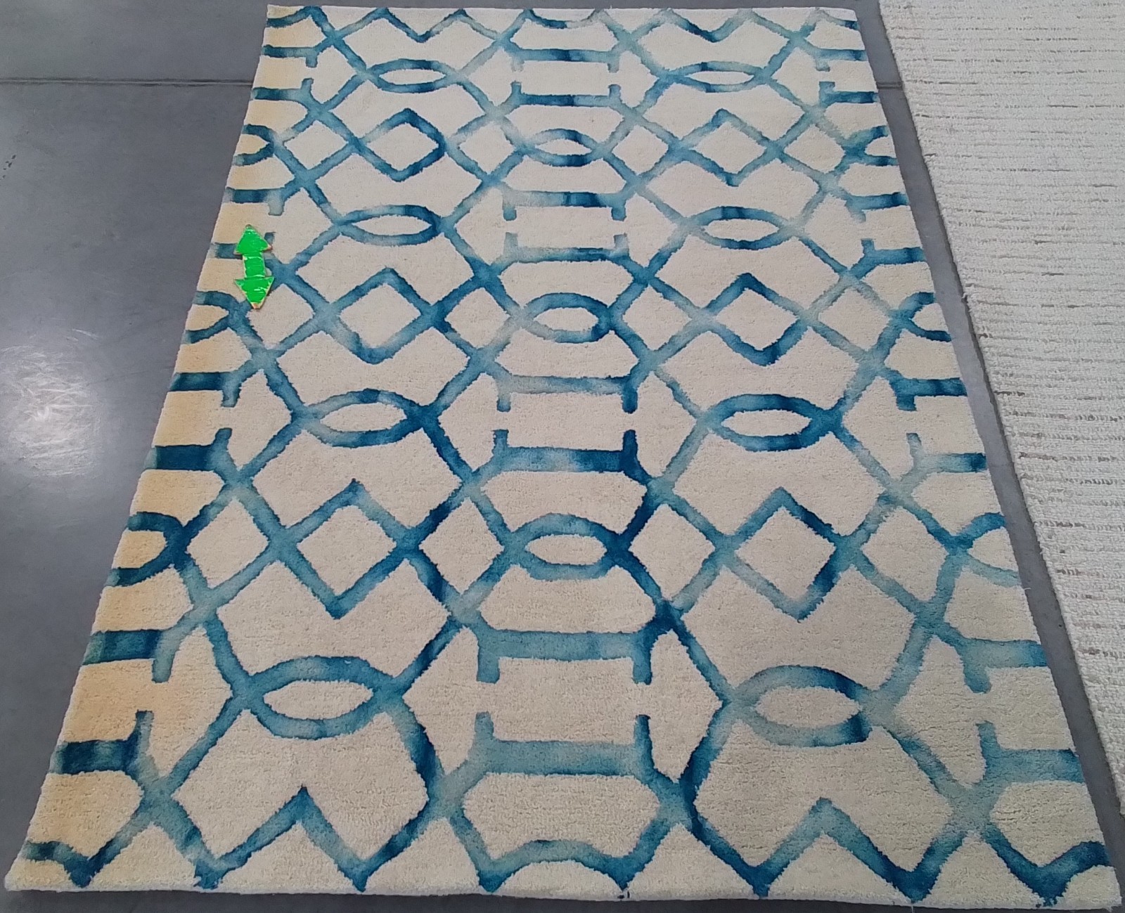 IVORY / TURQUOISE 4′-0″ x 6′-0″ Stained Rug, Reduced Price 1172777293 DDY712H-4