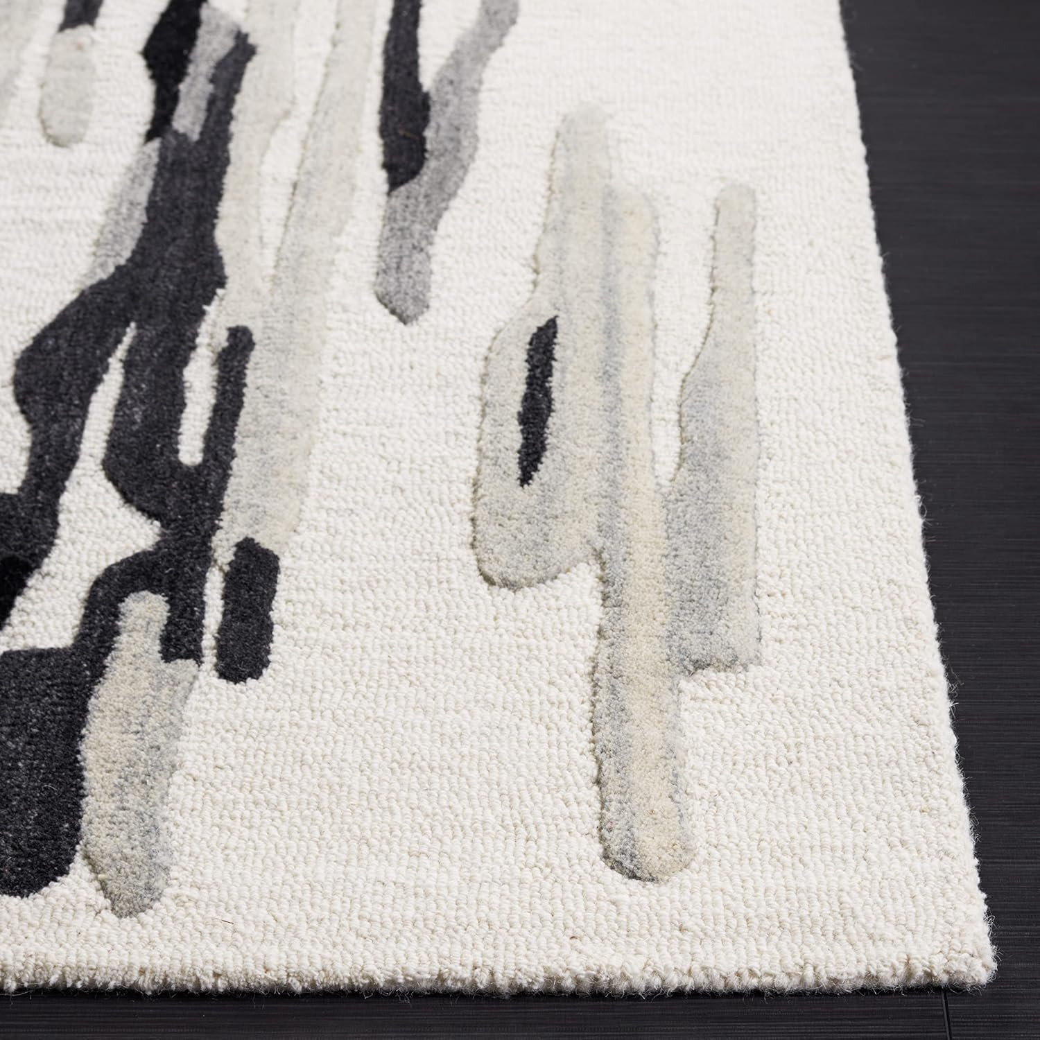 SAFAVIEH Area Rug 8X10 – Rodeo Drive Collection – Large – Ivory & Black, Handmad