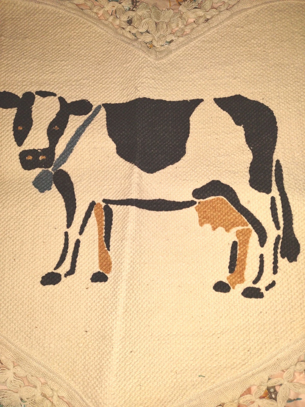 Cow Heart Shaped Rug White/Tannish With Tassels 30”x24” NWT