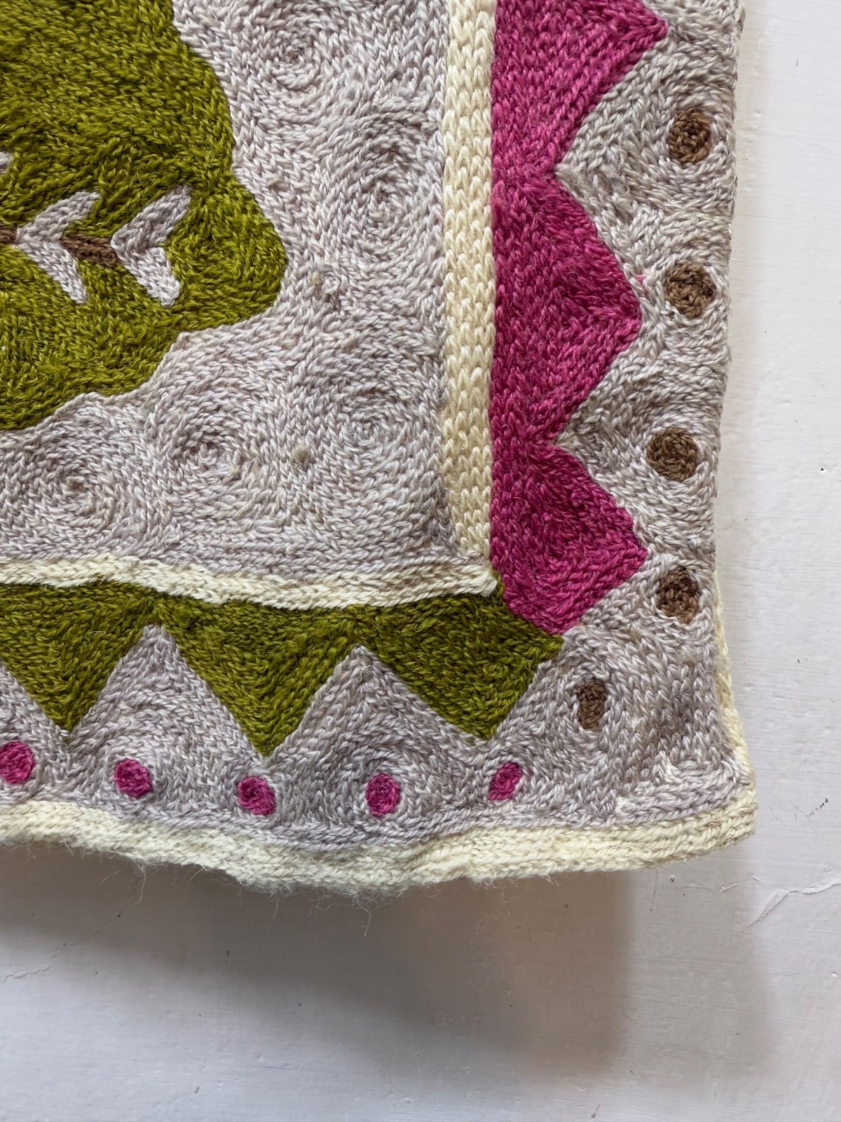 Vintage Beautiful Hand Wool Embroidered Kashmiri Chain Stitch Rug Floor Area