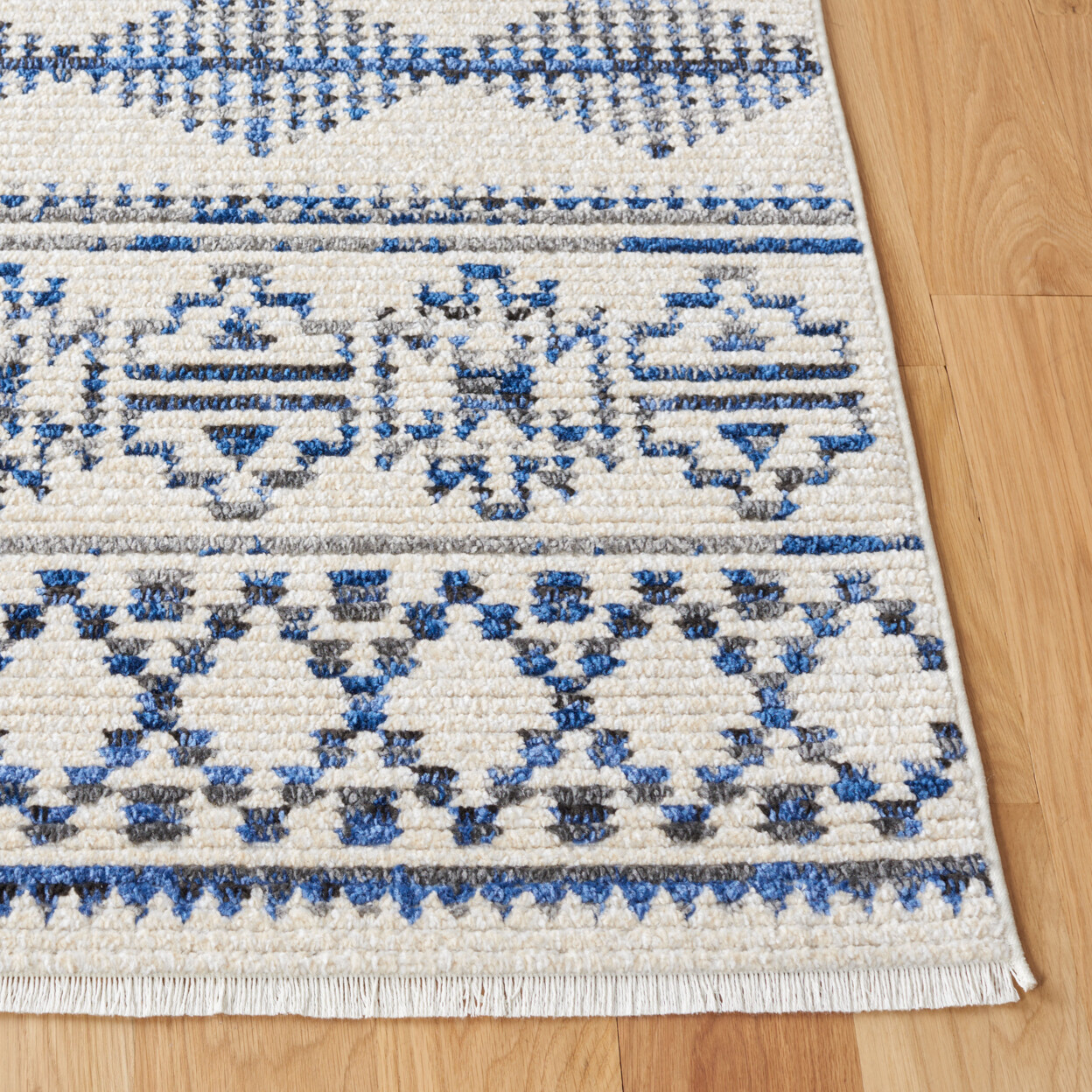 SAFAVIEH Sedona Collection SED807B Ivory / Dark Grey Rug