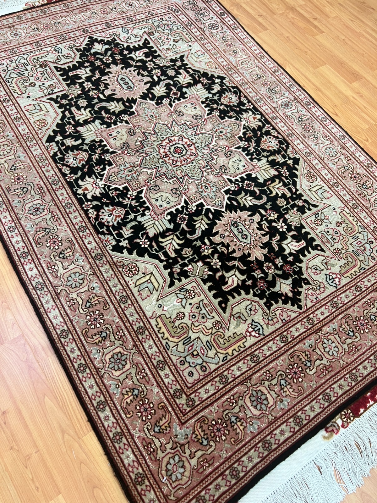 3’4″ x 5’1″ Floral Turkish Oriental Rug – Full Pile – Hand Made – Wool & Silk
