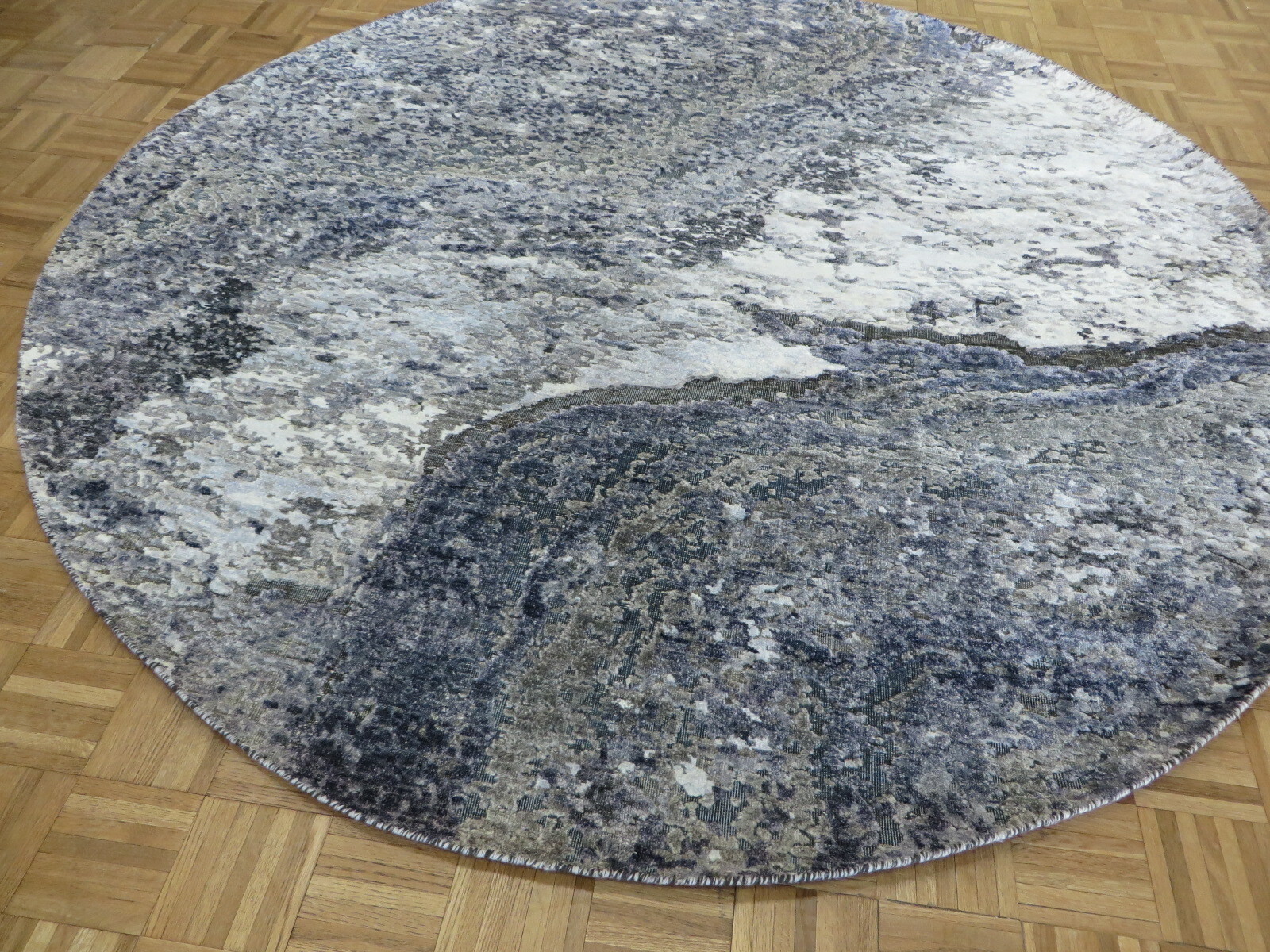 7’8 x 7’10 Round Hand Knotted Fine Modern Abstract Oriental Rug With Silk G8307