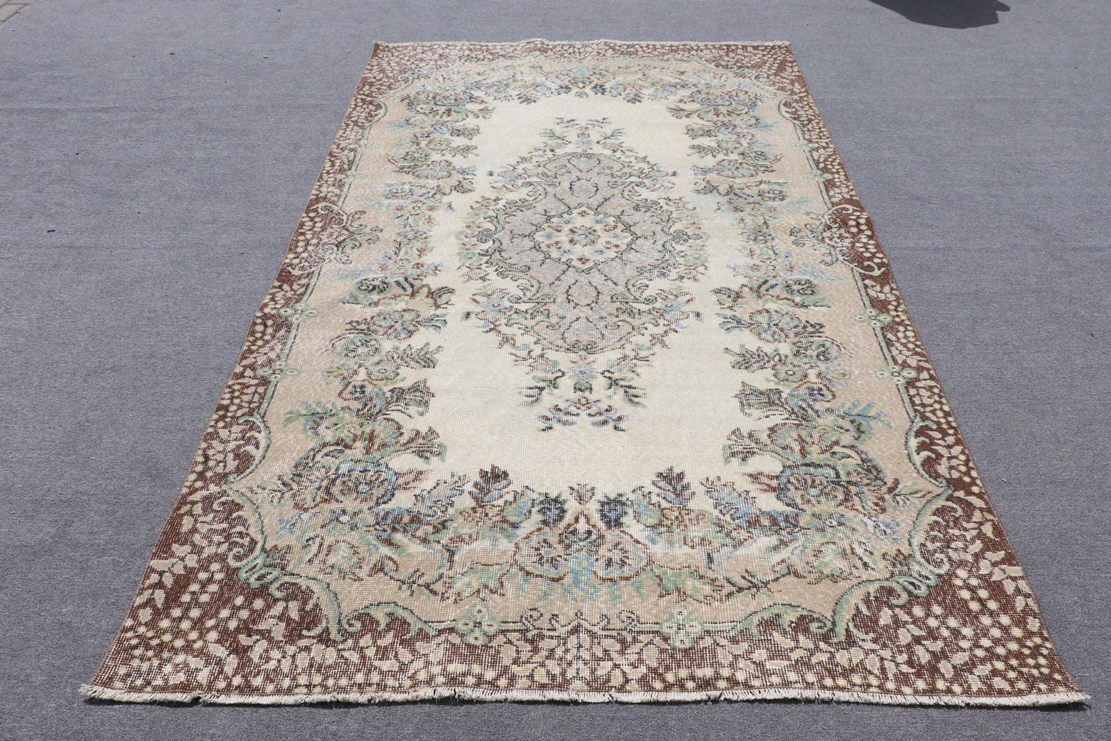 Vintage Turkish Rug, Large 5,5×9,3 ft (168×282 cm) Rug, Brown Oriental Wool Rug