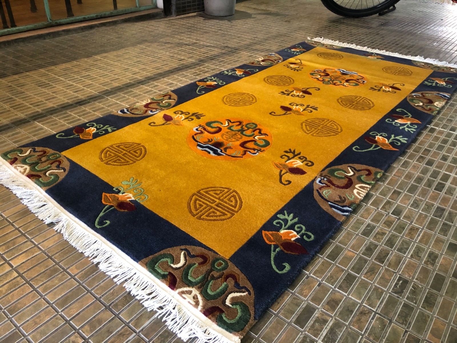 Hand knotted Tibetan cloud Traditional carpet ( 90 cm × 180 cm)