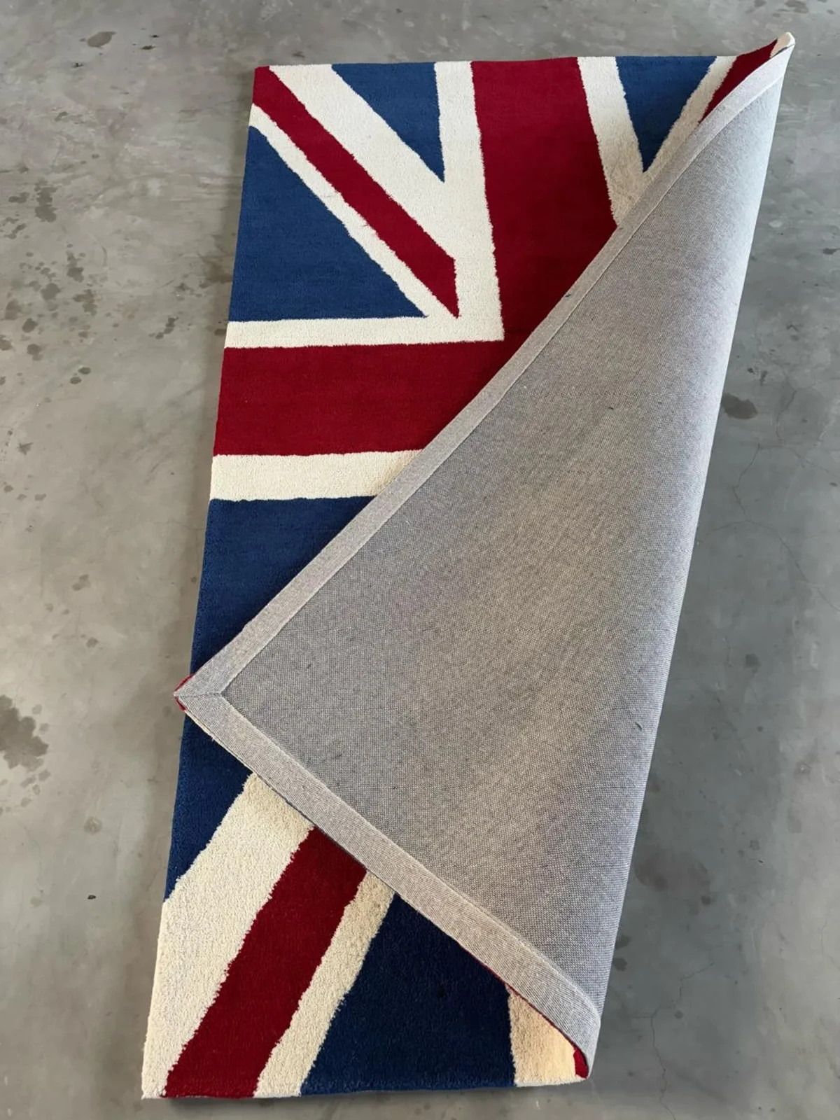 Modern Hand-Tufted Wool Rug Color Red, White, Blue Handmade Design Carpet Rug