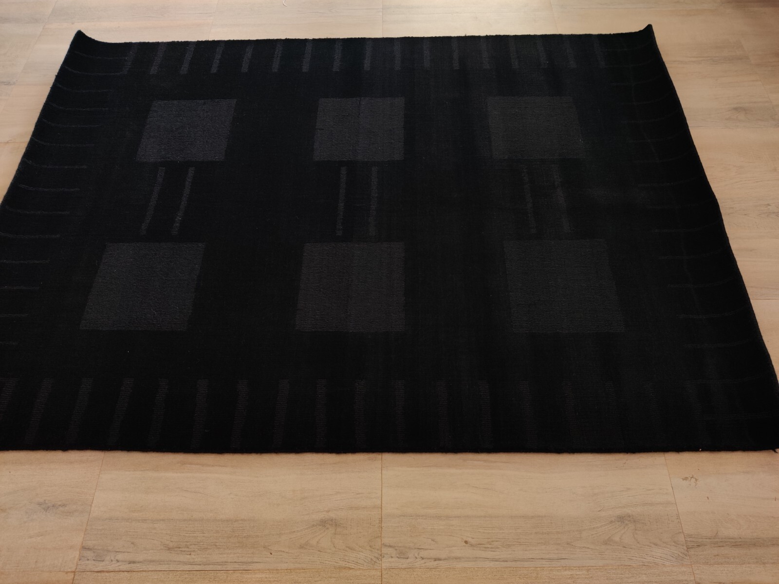 Handmade Wool Area Rug for Living Room Hand-Loomed Knotted 140 x 200 cm