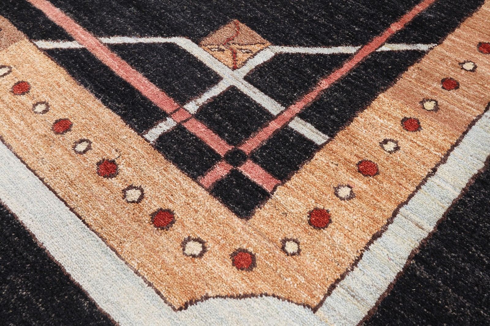 5′ 7″ X 8′ 5″ Gabbeh Hand Knotted Wool Area Rug – H8129