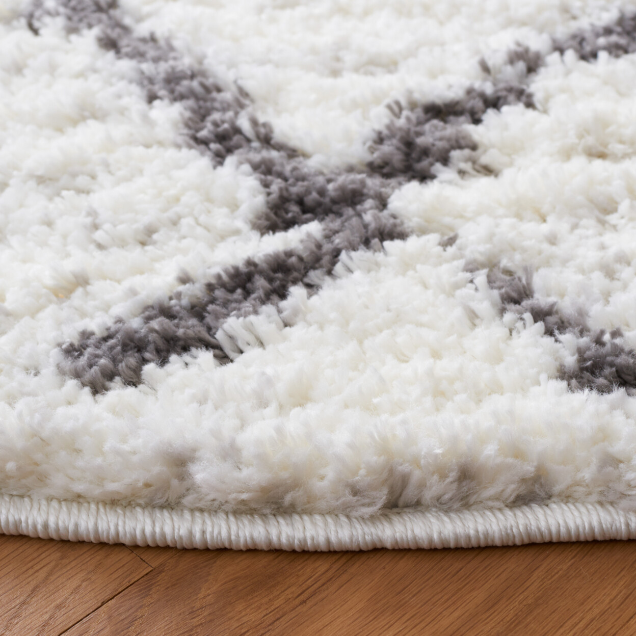 SAFAVIEH Berber Shag BER162C Cream / Light Grey Rug