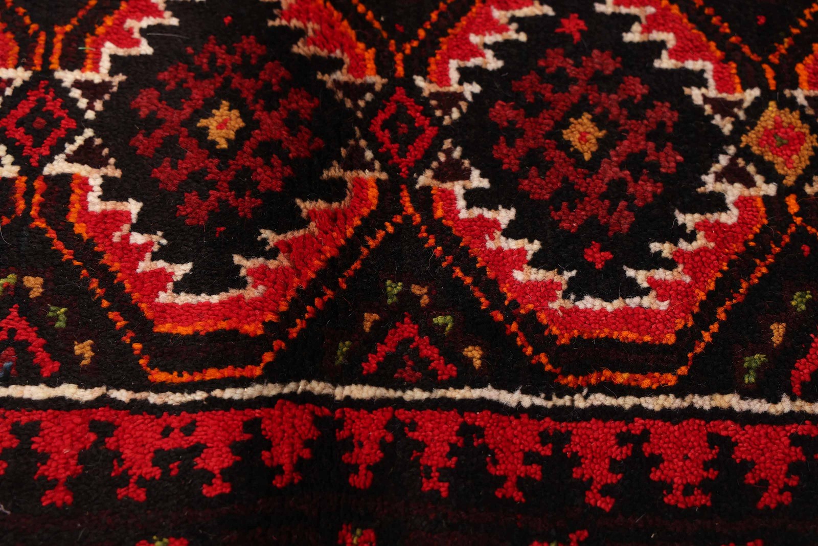 Vintage Hand-Knotted Area Rug 2’11” x 5’1″ Traditional Wool Carpet