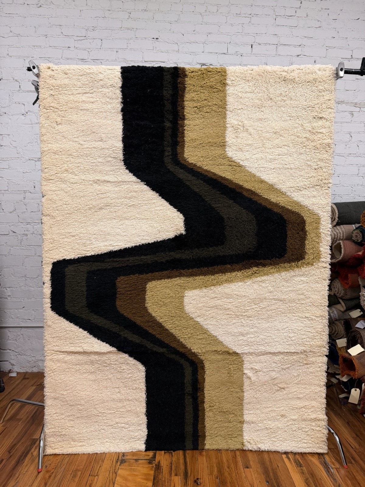 70s Hojer Eksport Wilton Cream Brown Lightning Squiggle UNUSED Rya Rug Danish