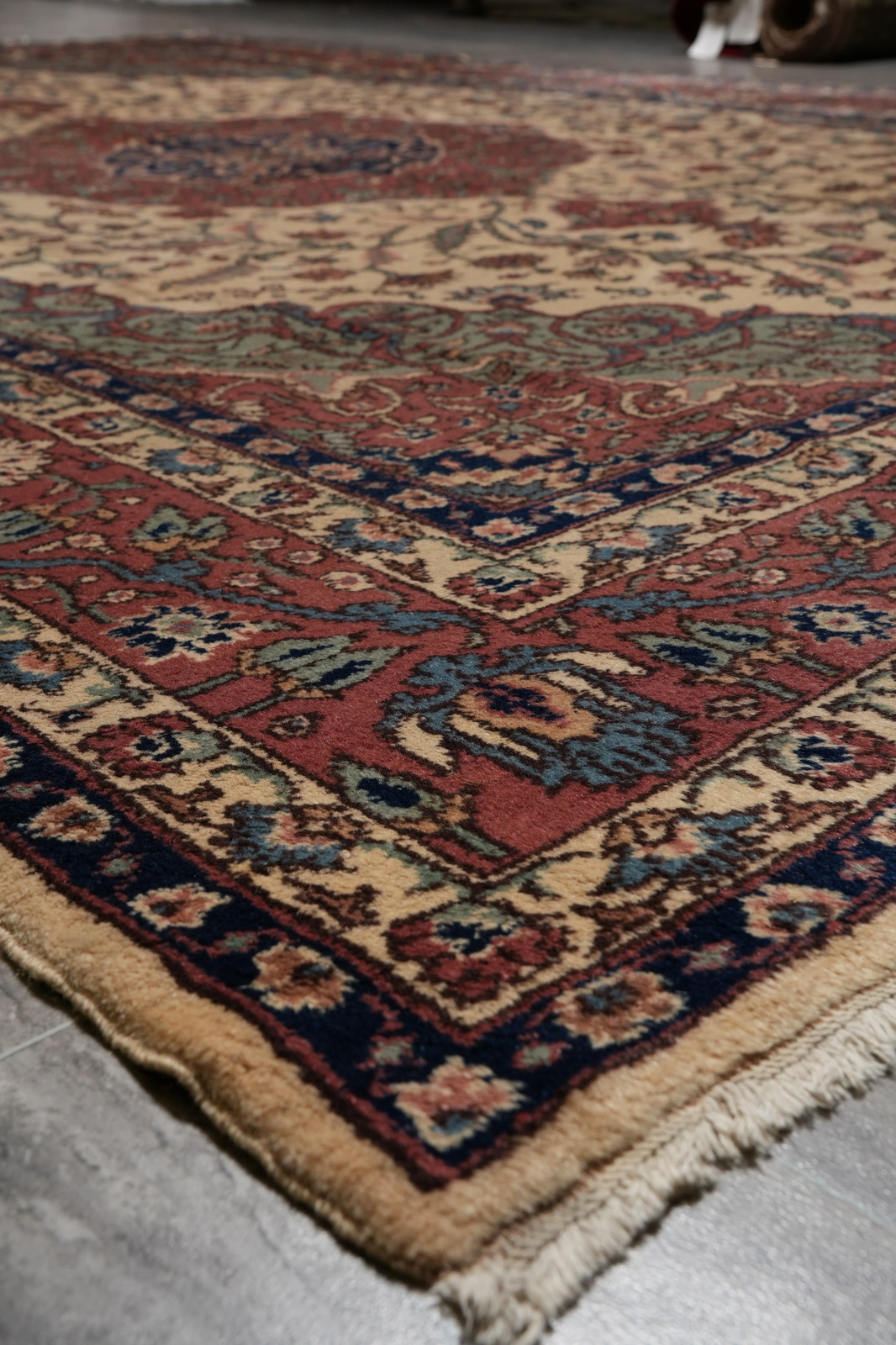 7.5 x 10.6 Turkish Tabriiz Rug | Ivory & Rust Medallion | Hand-Knotted Wool