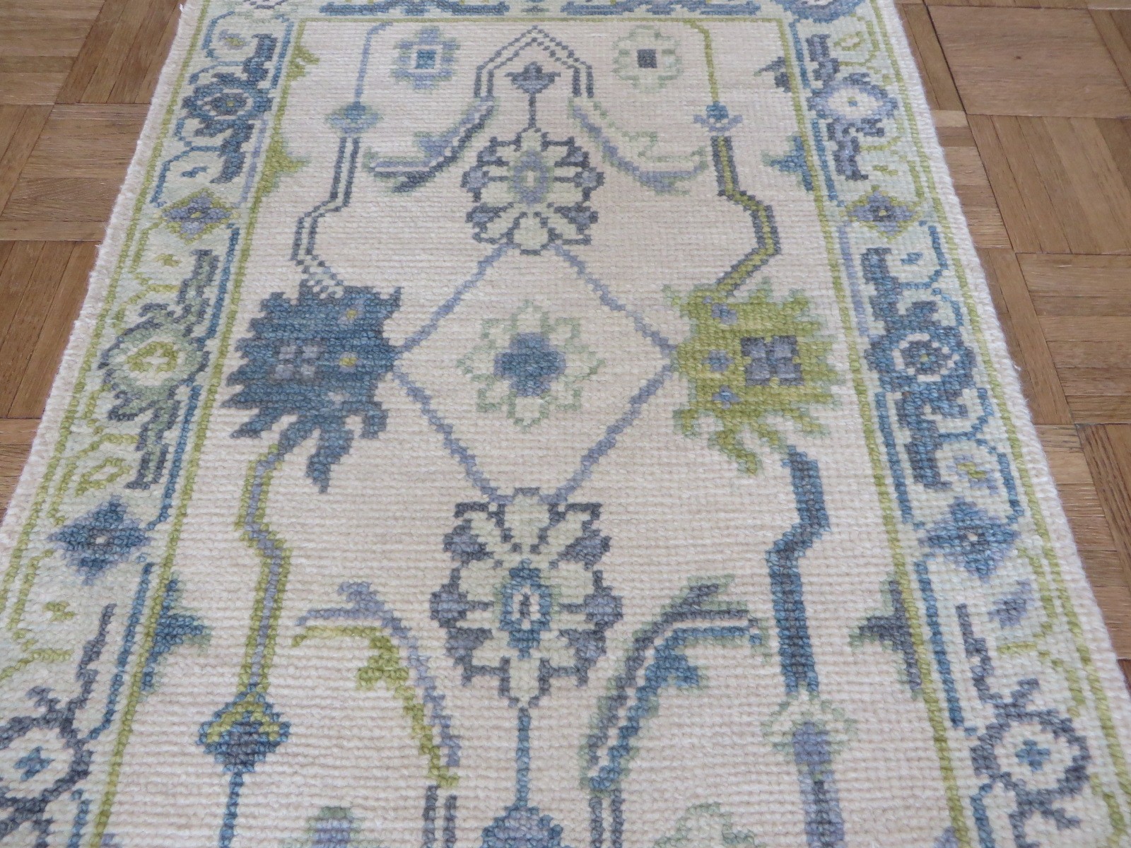 2’1 x 3’1 Hand Knotted Beige Oushak Oriental Rug G16976
