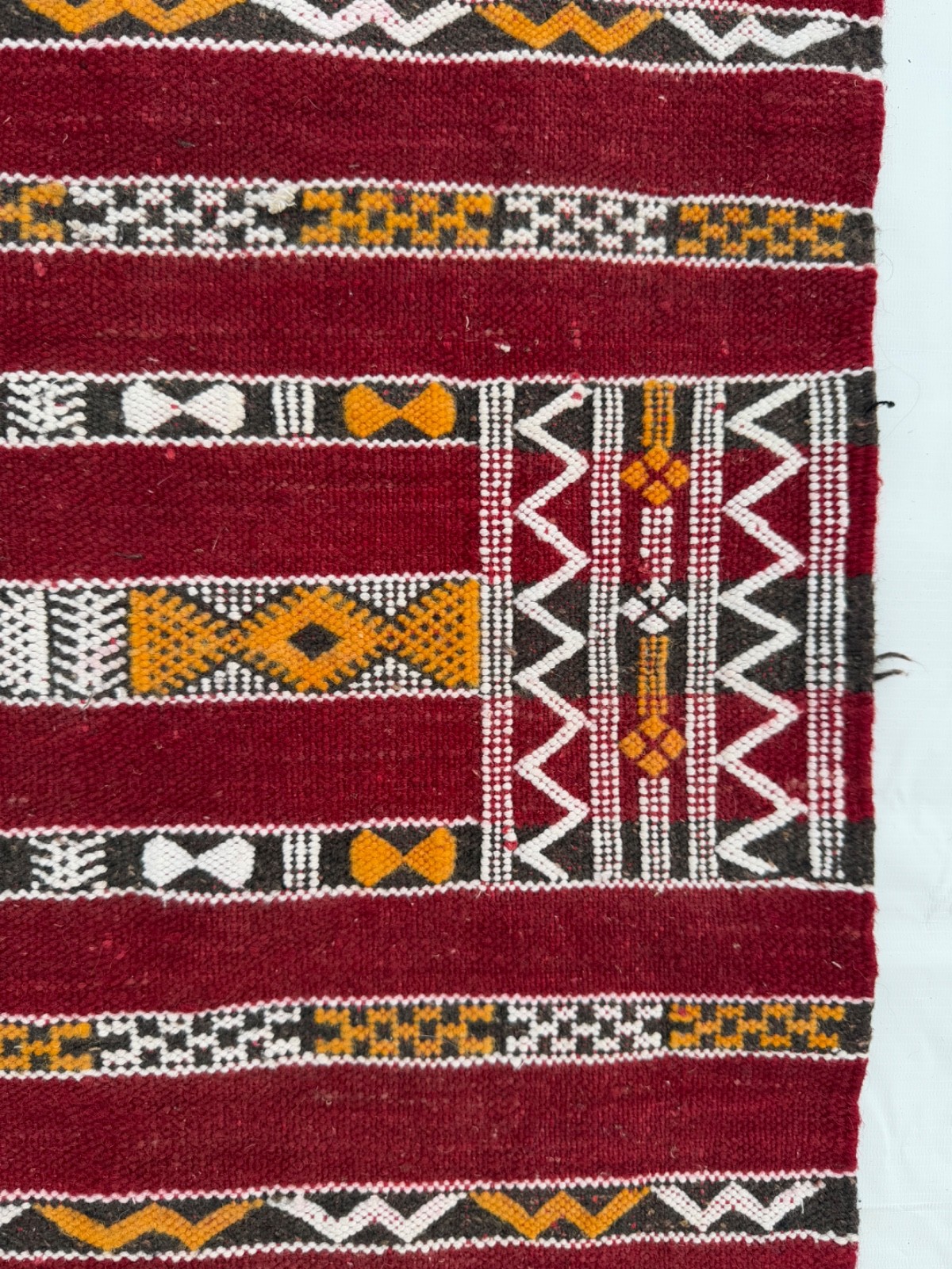 Vintage Hand Woven Moroccan Berber Wool Weaving Kilim Rug 132×85 Cm