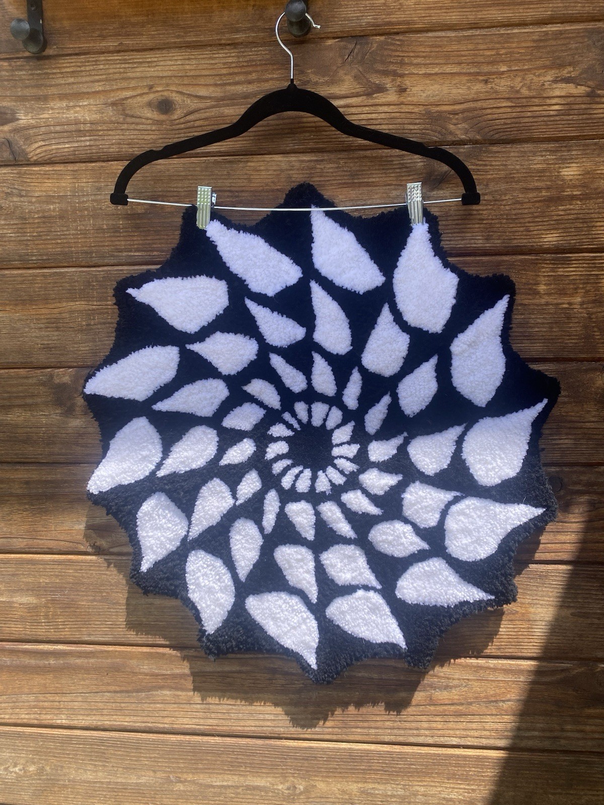 BRAND NEW Custom Hand Tufted Spiderweb Rug Floor Mat 24 Inches X 24 Inches