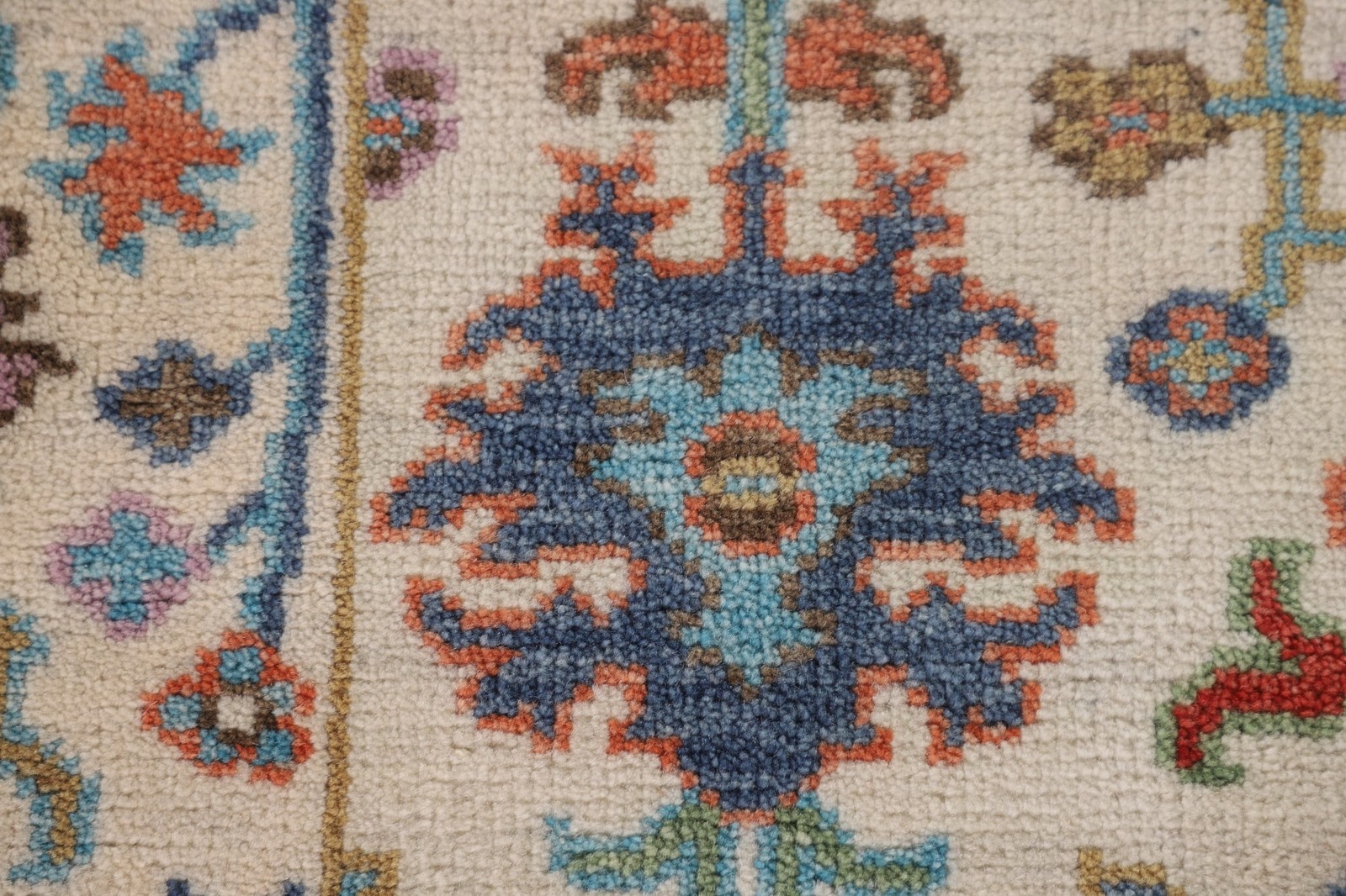 Beige Ivory Oushak Accent Rug 3×5 Ft Hand-Knotted Oriental Wool Floral Carpet