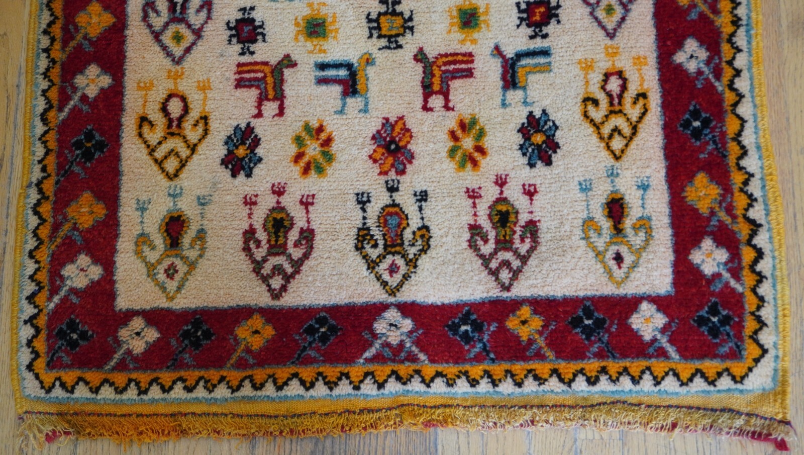 3’3″ x 6’6″ ANTIQUE MOROCCAN HAND KNOTTED WOOL IVORY GOLD RUG, BIRDS, TEA-POTS