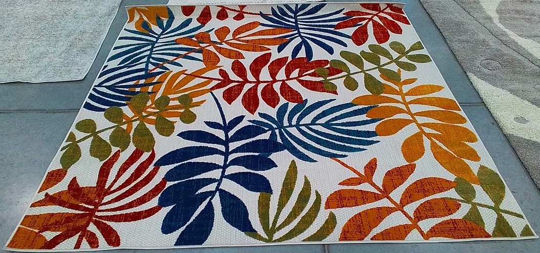CREME / RED 6′-7″ x 6′-7″ Back Stain Rug, Reduced Price 1172806417 CBN814A-7SQ