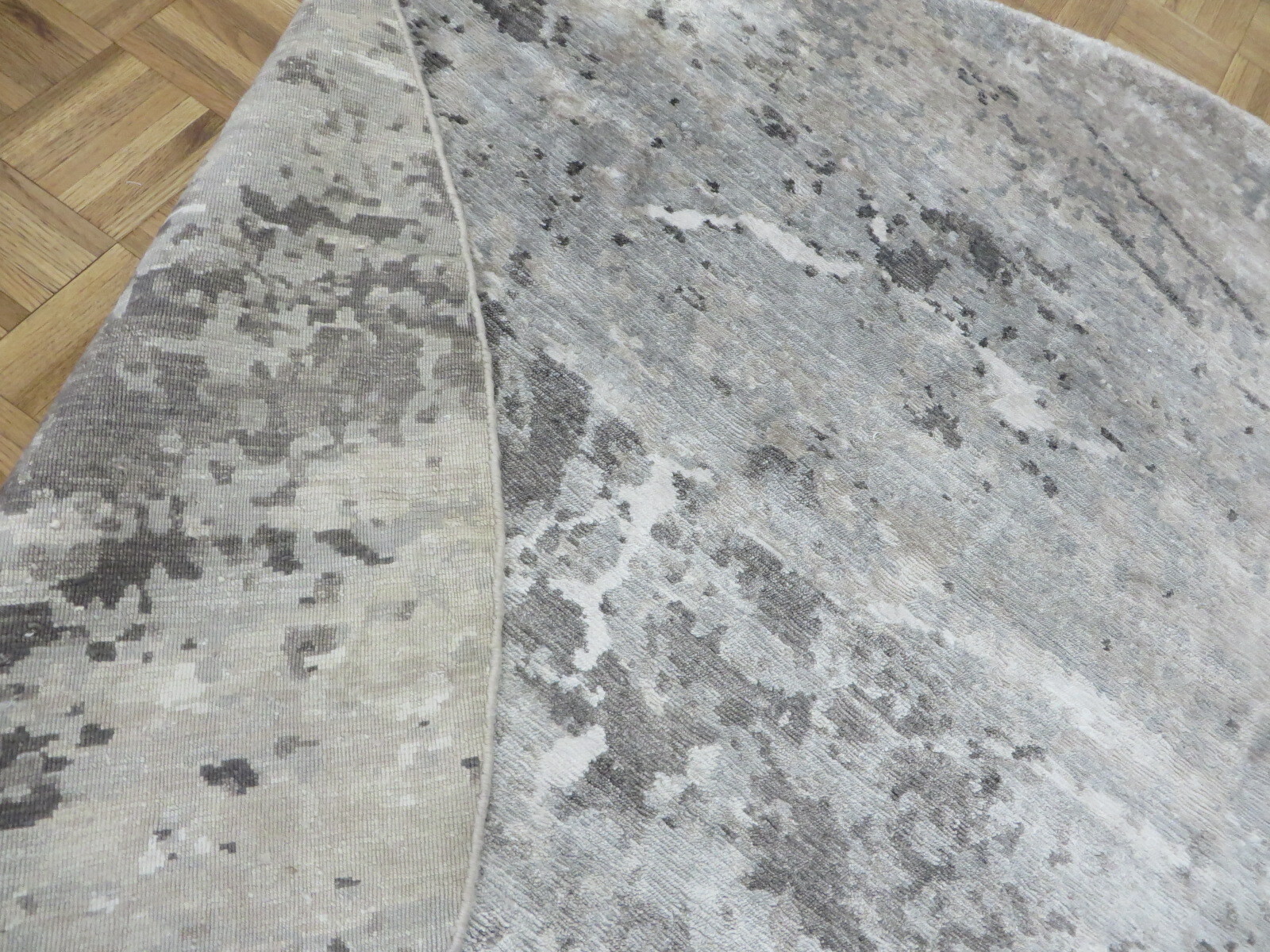 7’10 x 7’10 Round Hand Knotted Gray Modern Tibetan Oriental Rug With Silk G9092