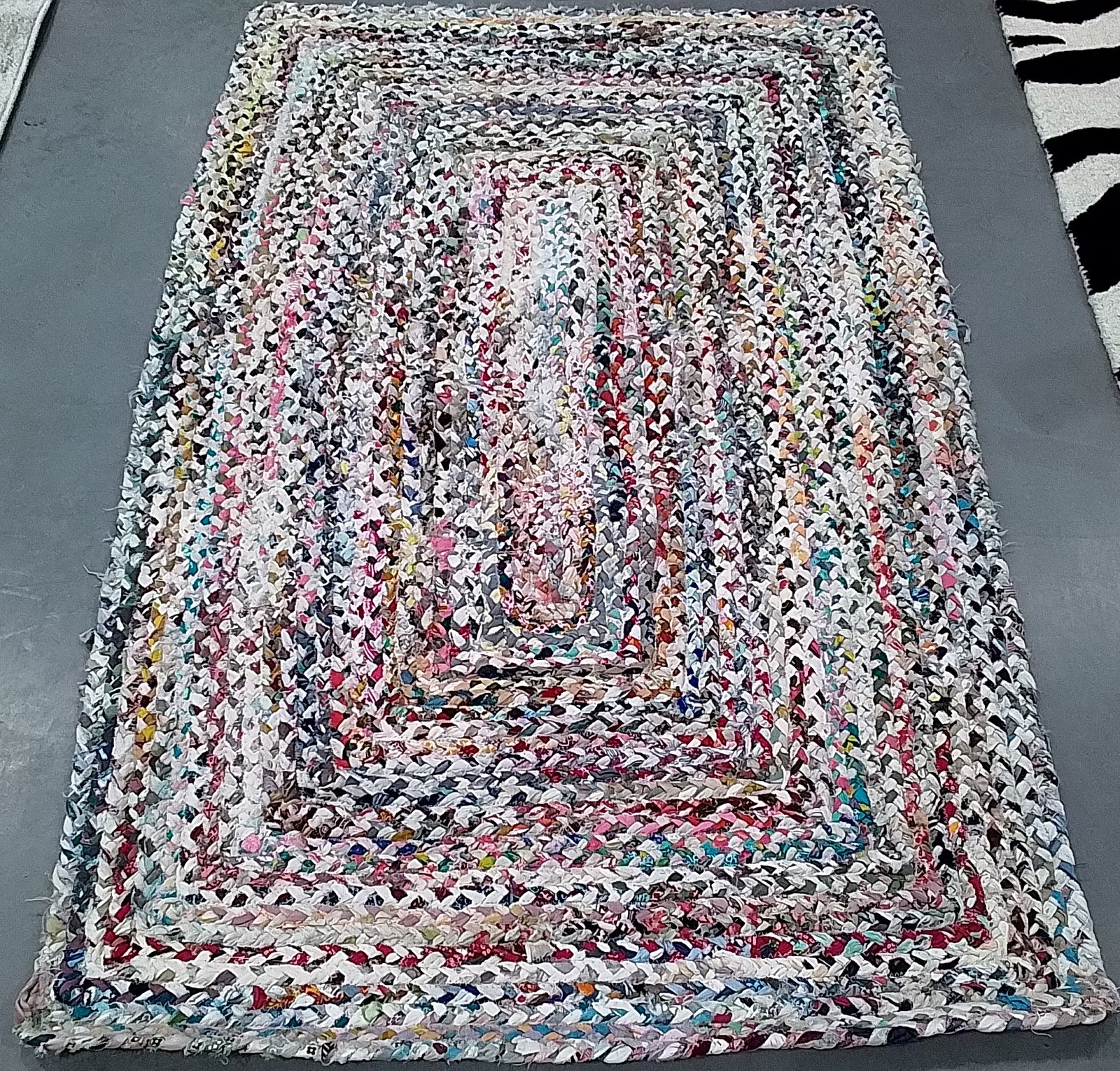 IVORY / MULTI 3′-0″ x 5′-0″ Broken Thread Rug Reduced Price 3172810764 BRD210B-3
