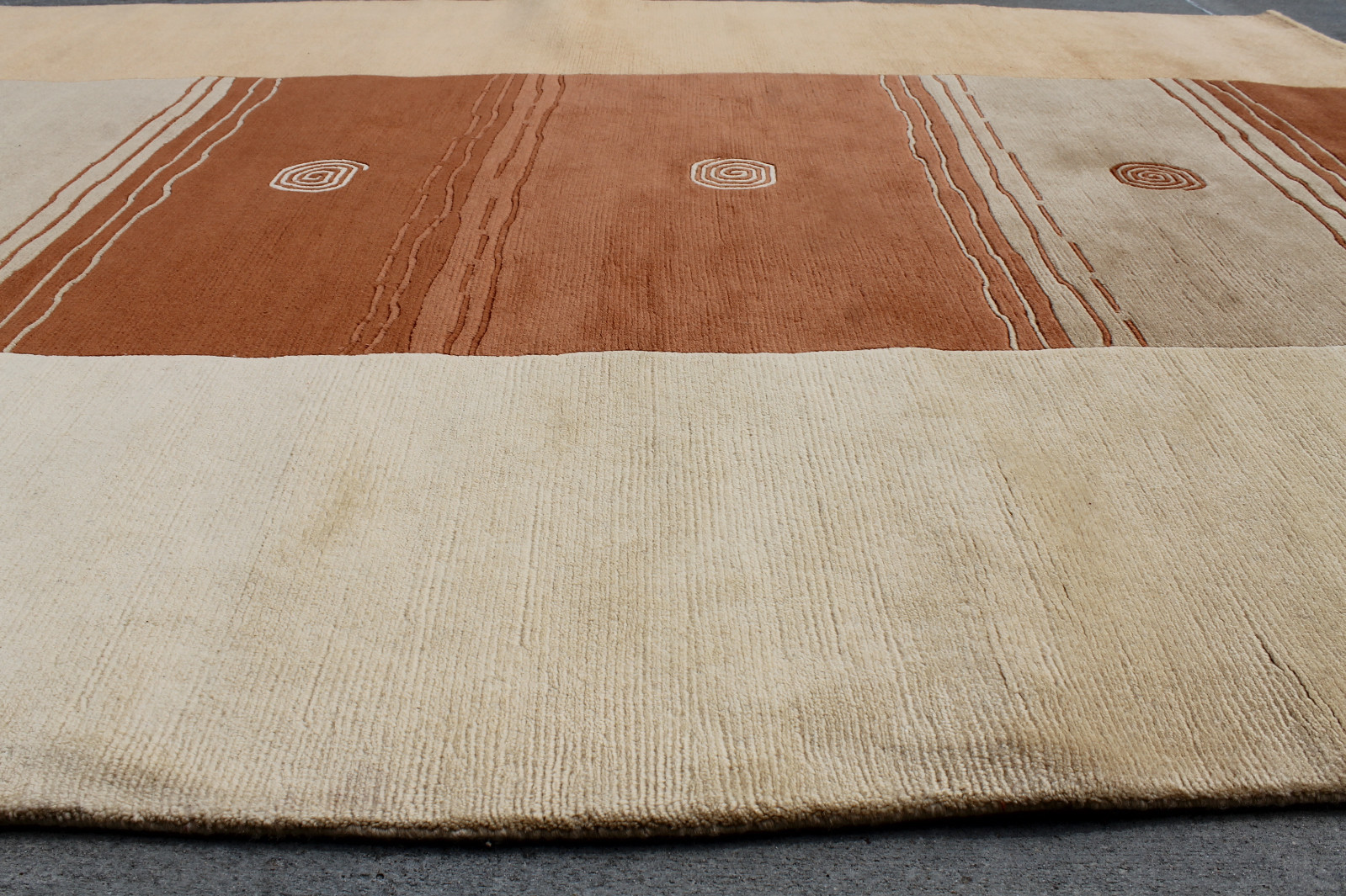 R17341 Gorgeous Contemporary Tibetan Woolen Area Rug 6′ x 9′ Handmade in Nepal