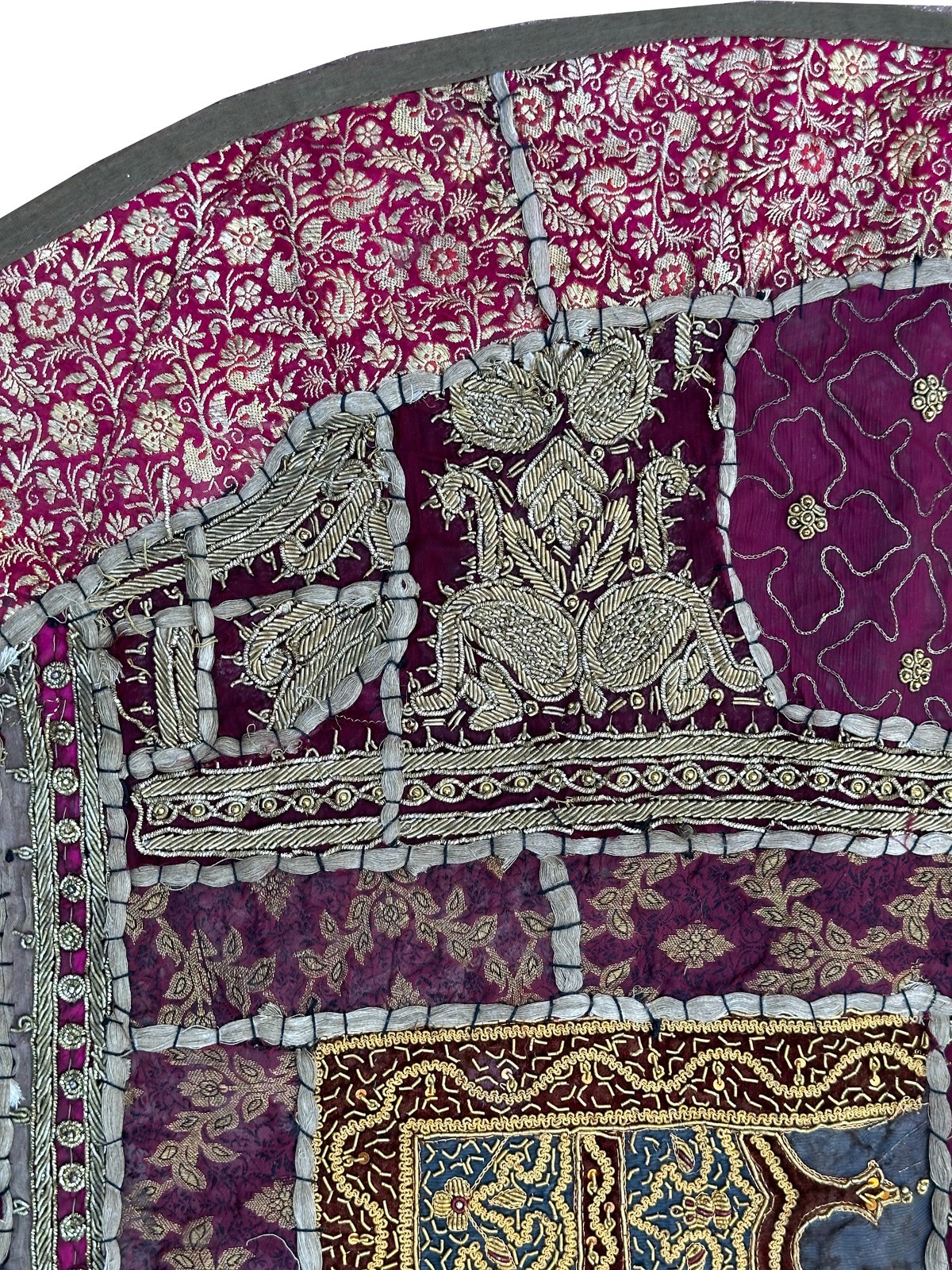 4×4 Round Abstract Tapestry Silk & Metal Textile Mid 20th Century 109cm x 109cm