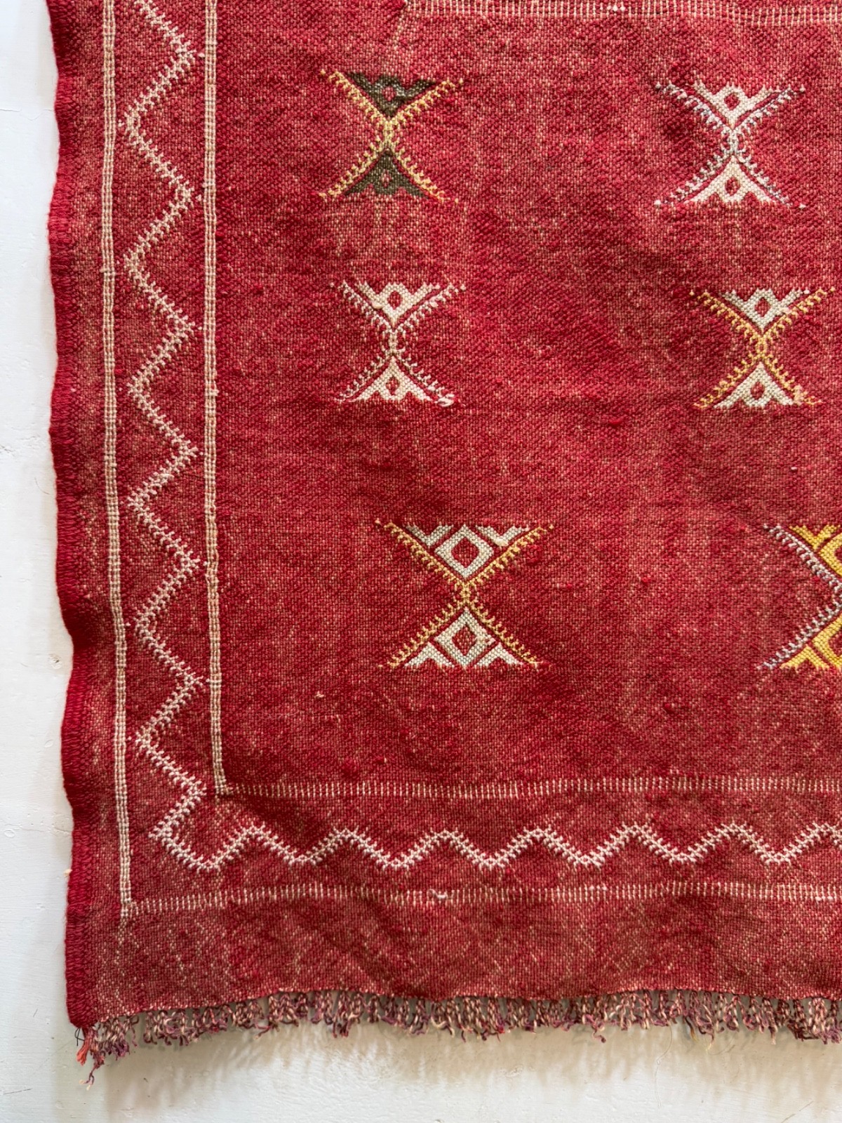 Vintage Gorgeous Hand Woven Moroccan Berber Wool And Silk Weaving Kilim Rug