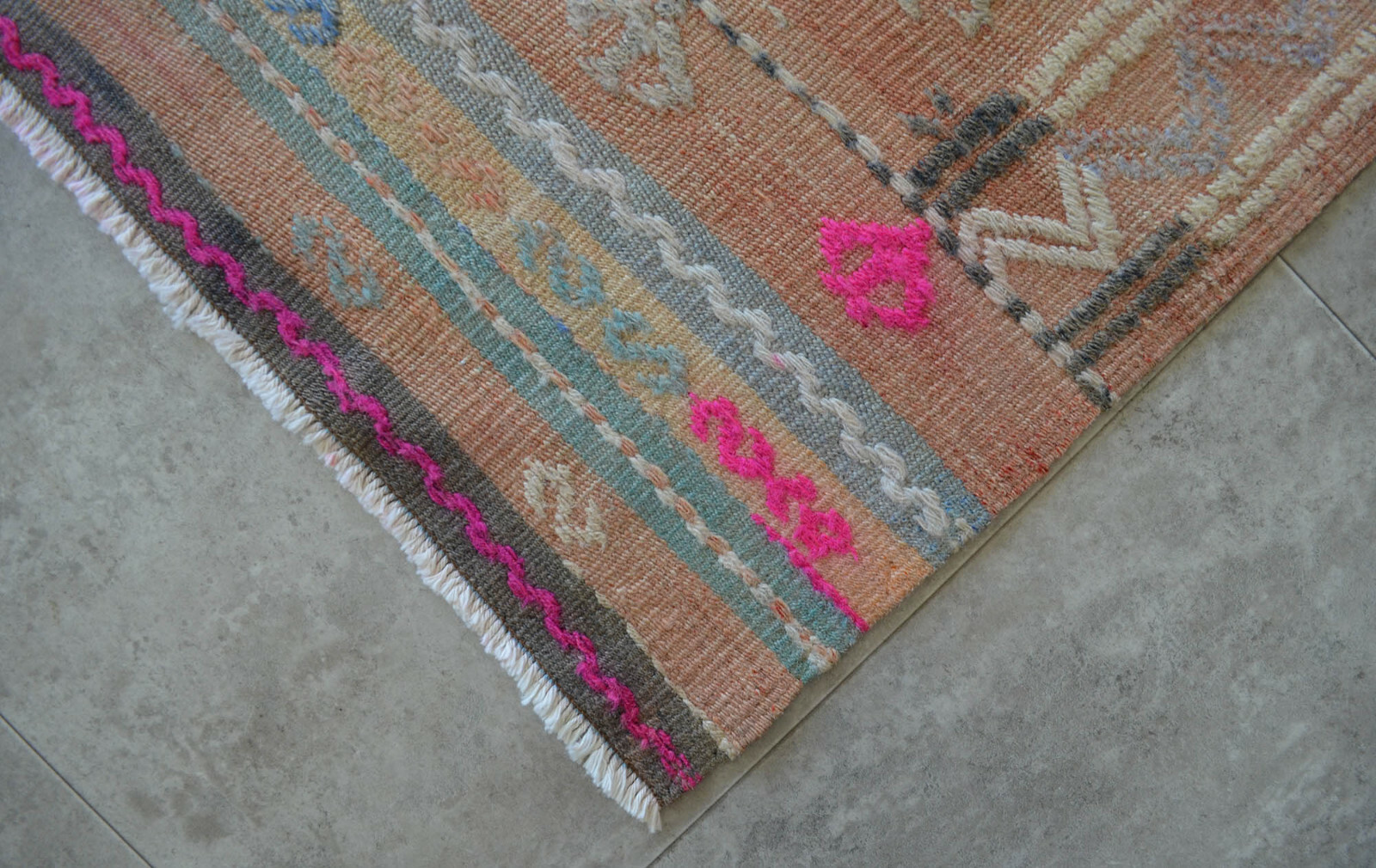 6×9 Rug Turkish Hand Made Kilim Antique Muted Color Pink Rug actual: 59″ x 98″
