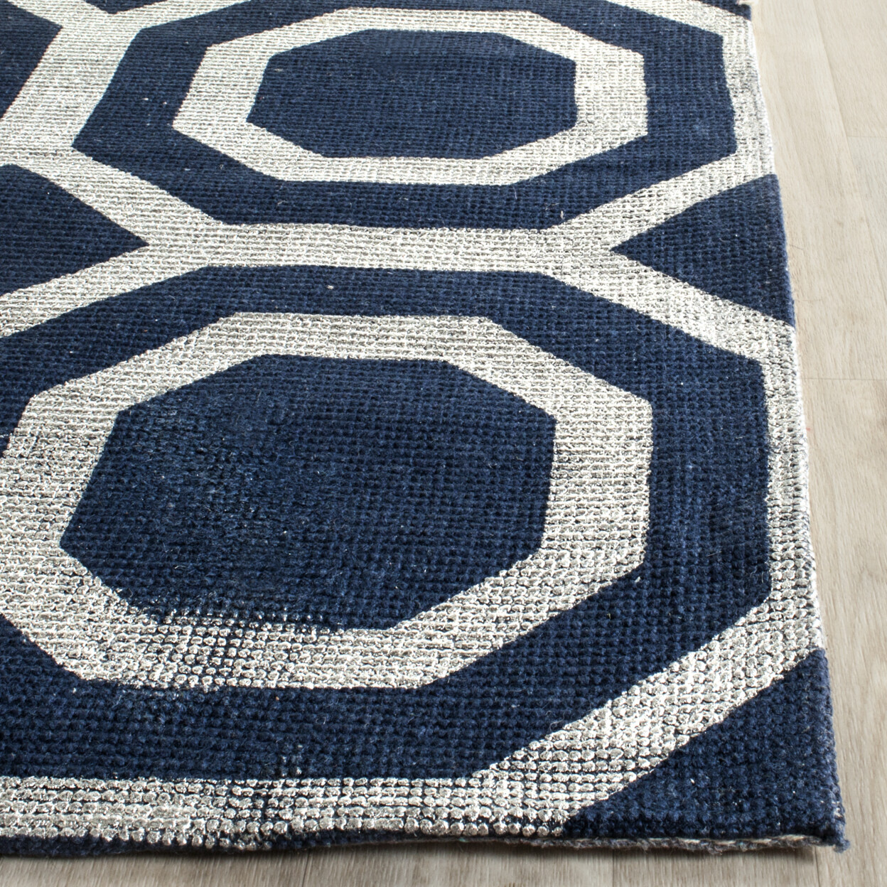 SAFAVIEH Cedar Brook CDR268M Handmade Navy / Silver Rug