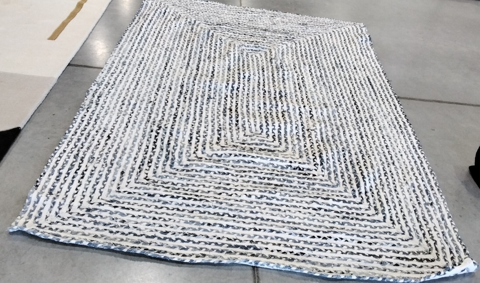 BLUE / IVORY 6′ X 9′ Back Stain Rug, Reduced Price 1172747714 BRD260M-6