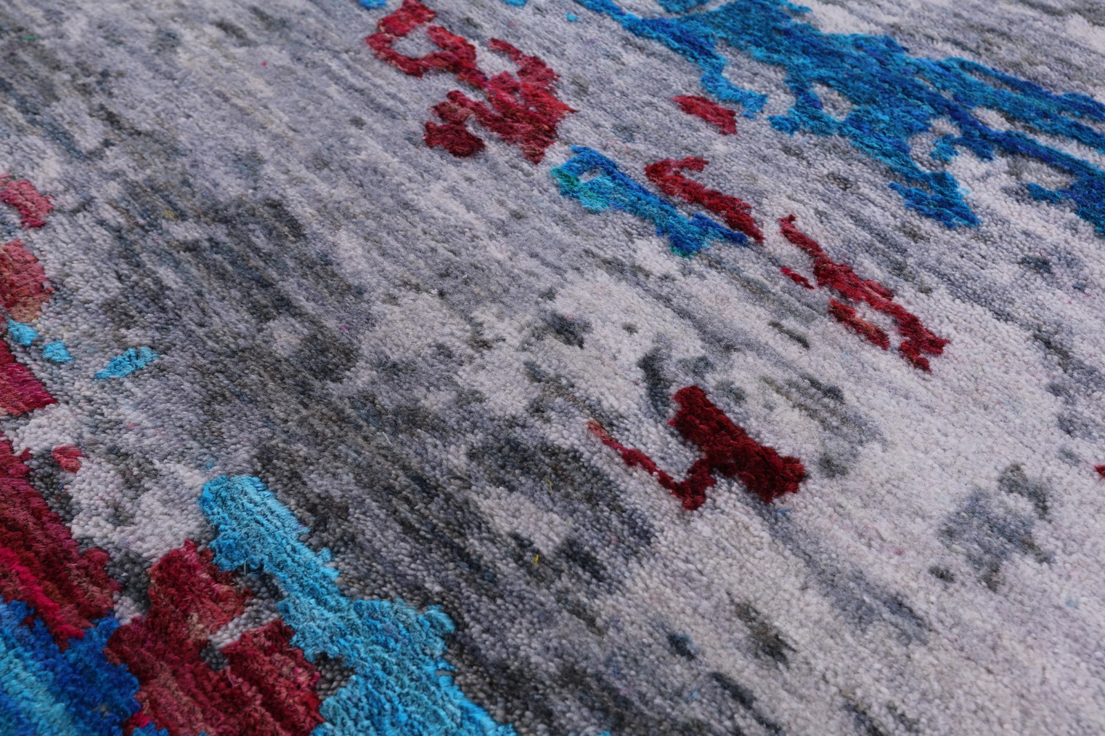 8′ 1″ X 10′ 0″ Handmade Wool & Silk Abstract Rug – Q13499